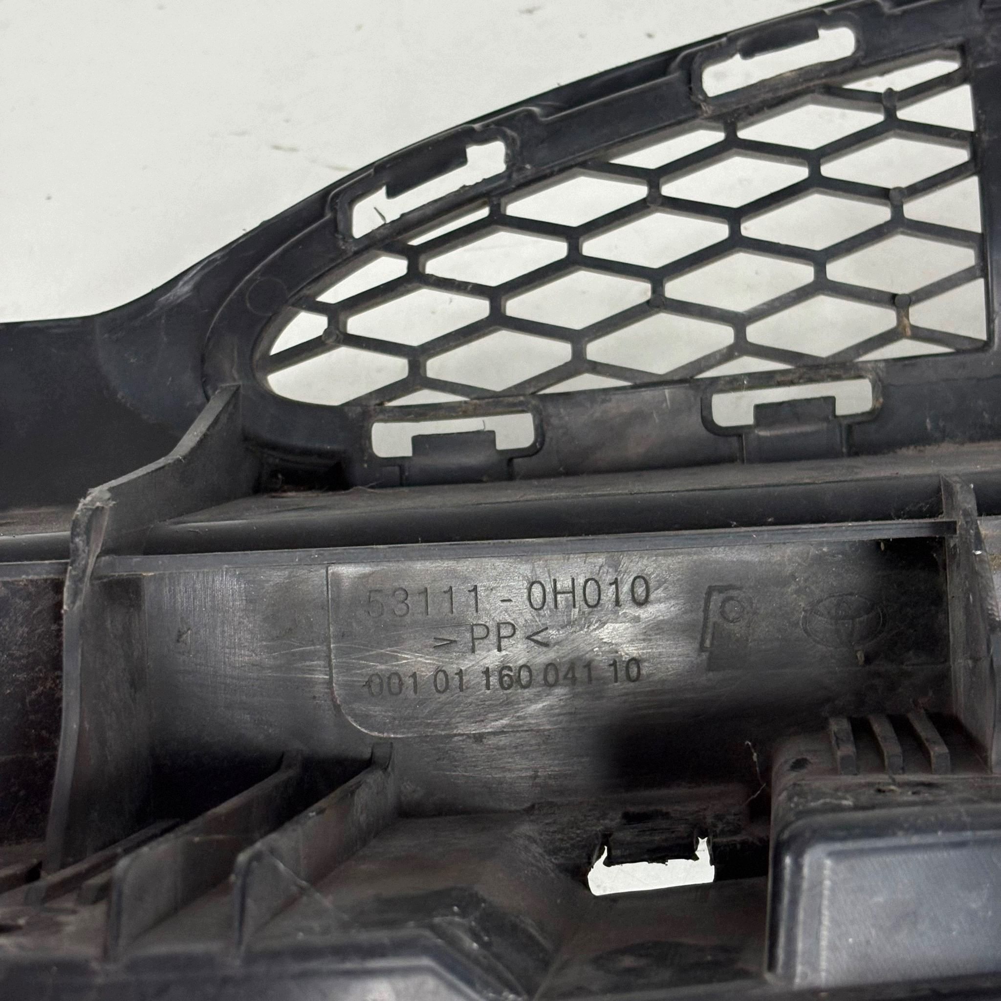 Grelha para Toyota Aygo AB10 Usada image 7