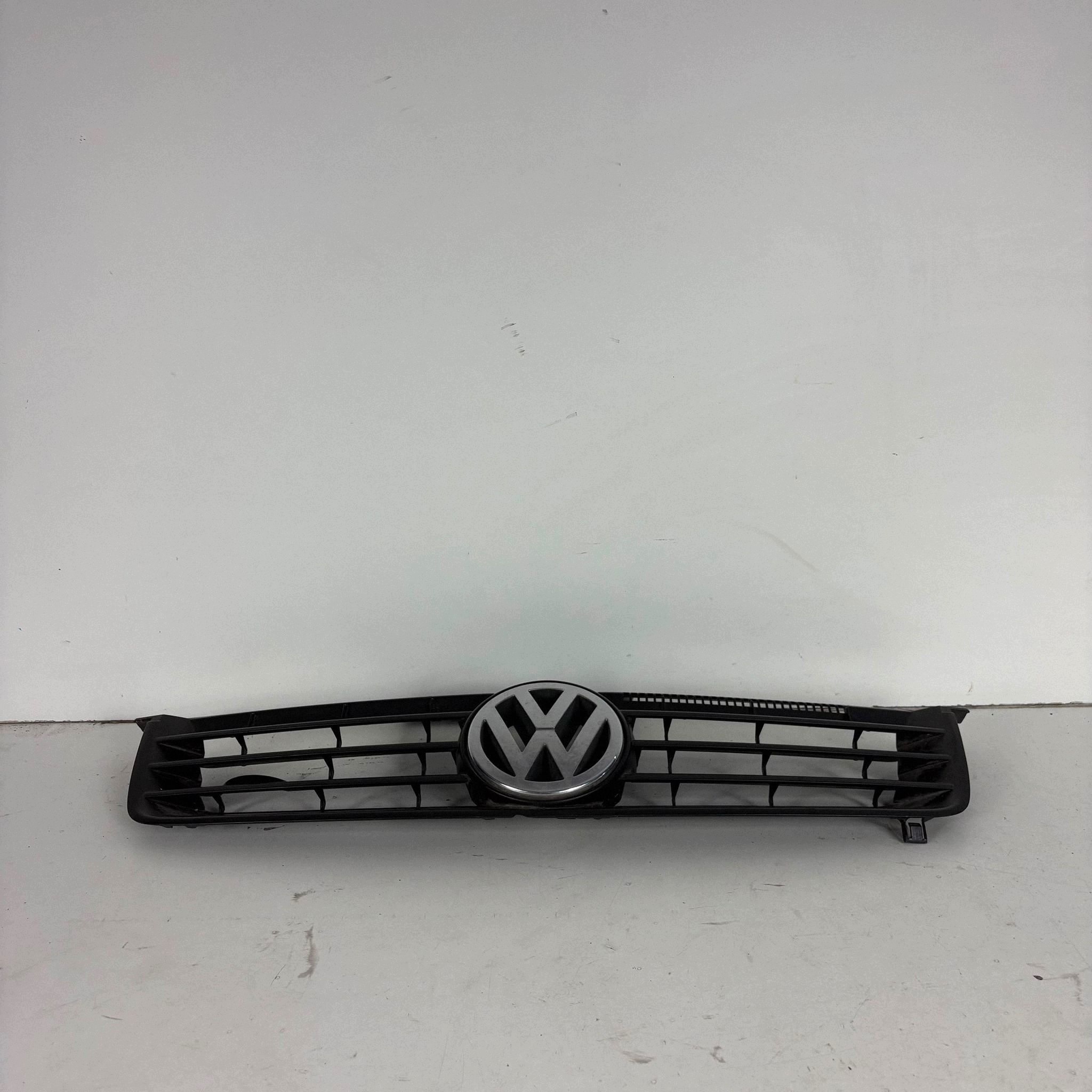 Kühlergrill VW Polo IV 6Q0853651C gebraucht image 5
