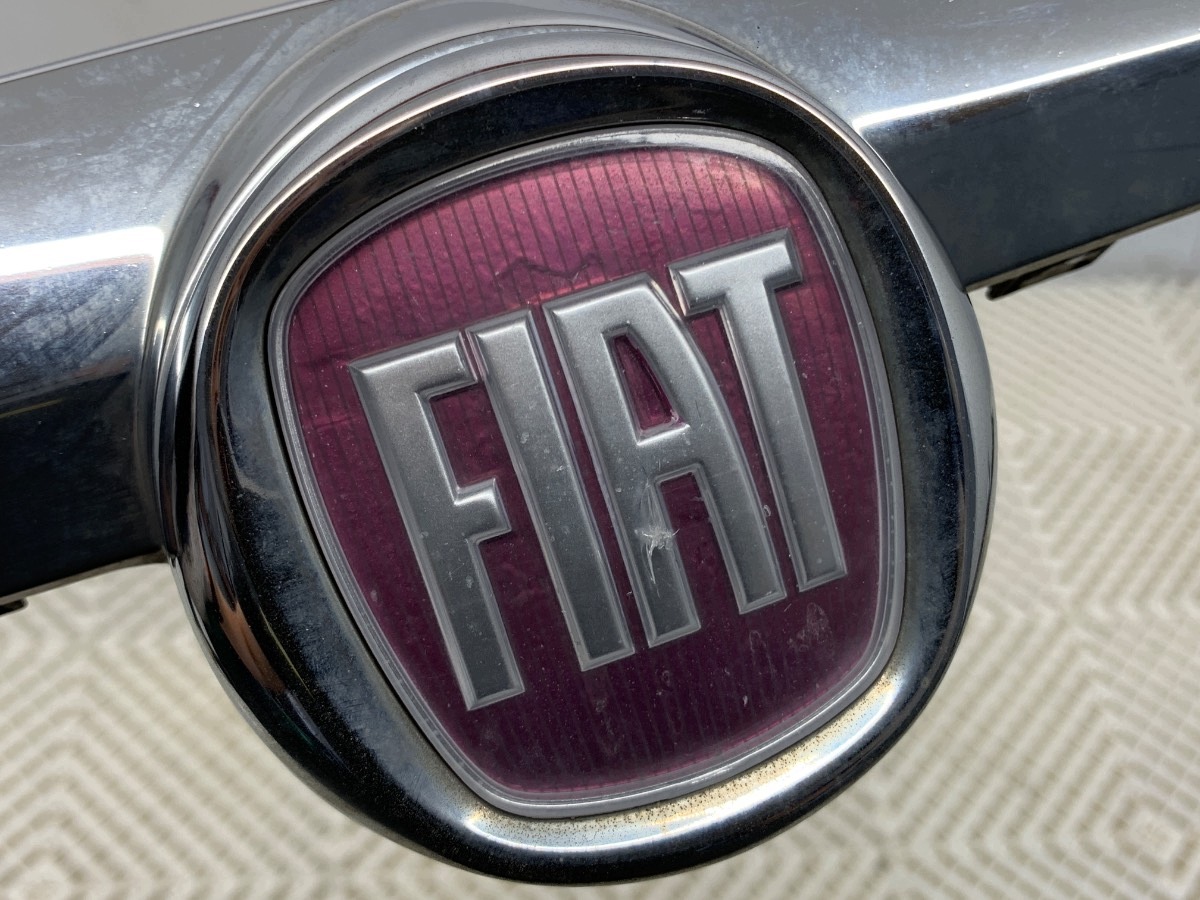 Kühlergrill Fiat Punto Evo 735501719 Gebraucht image 3