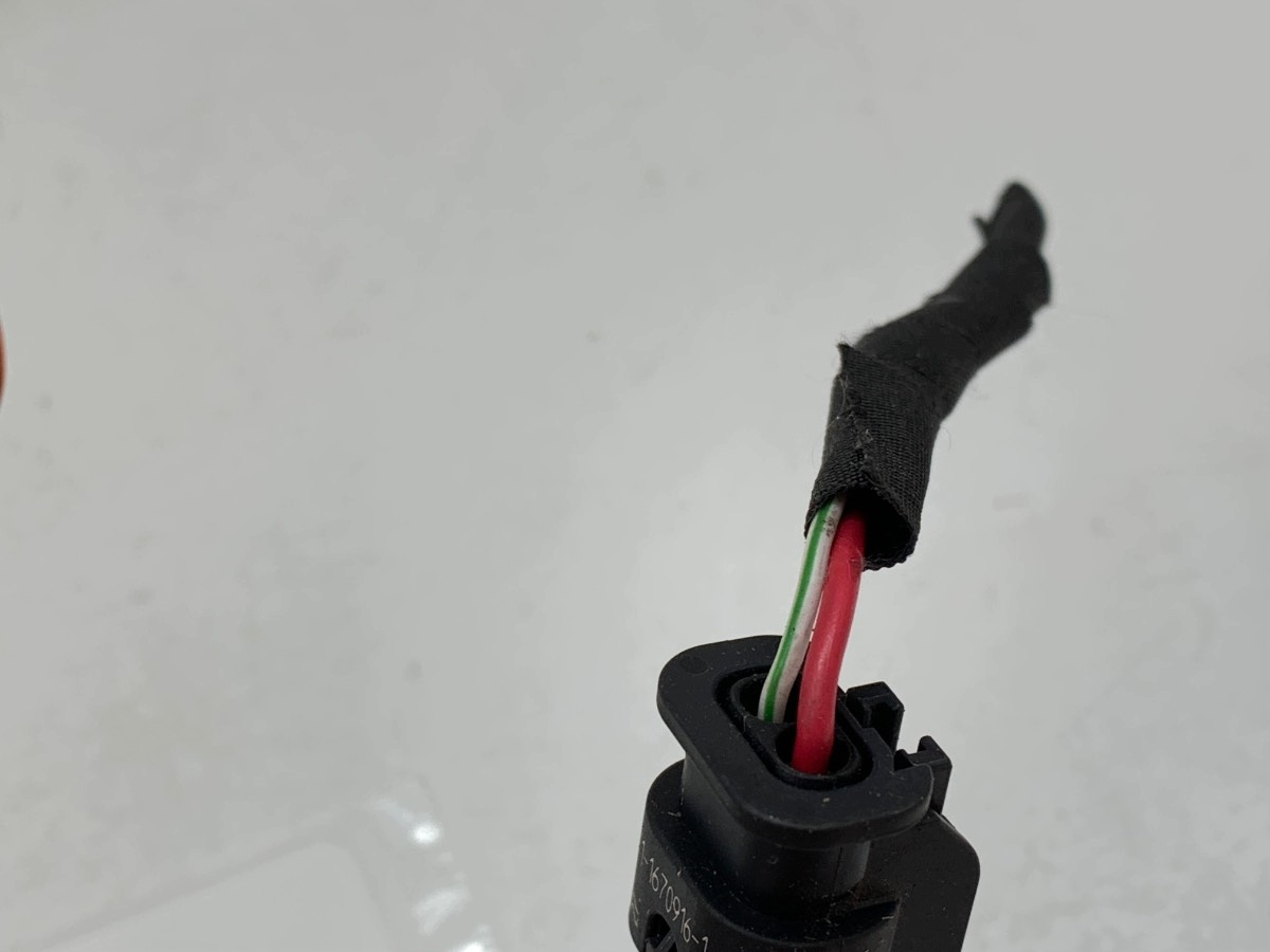 Klema miinus Volvo S60 III 31376758