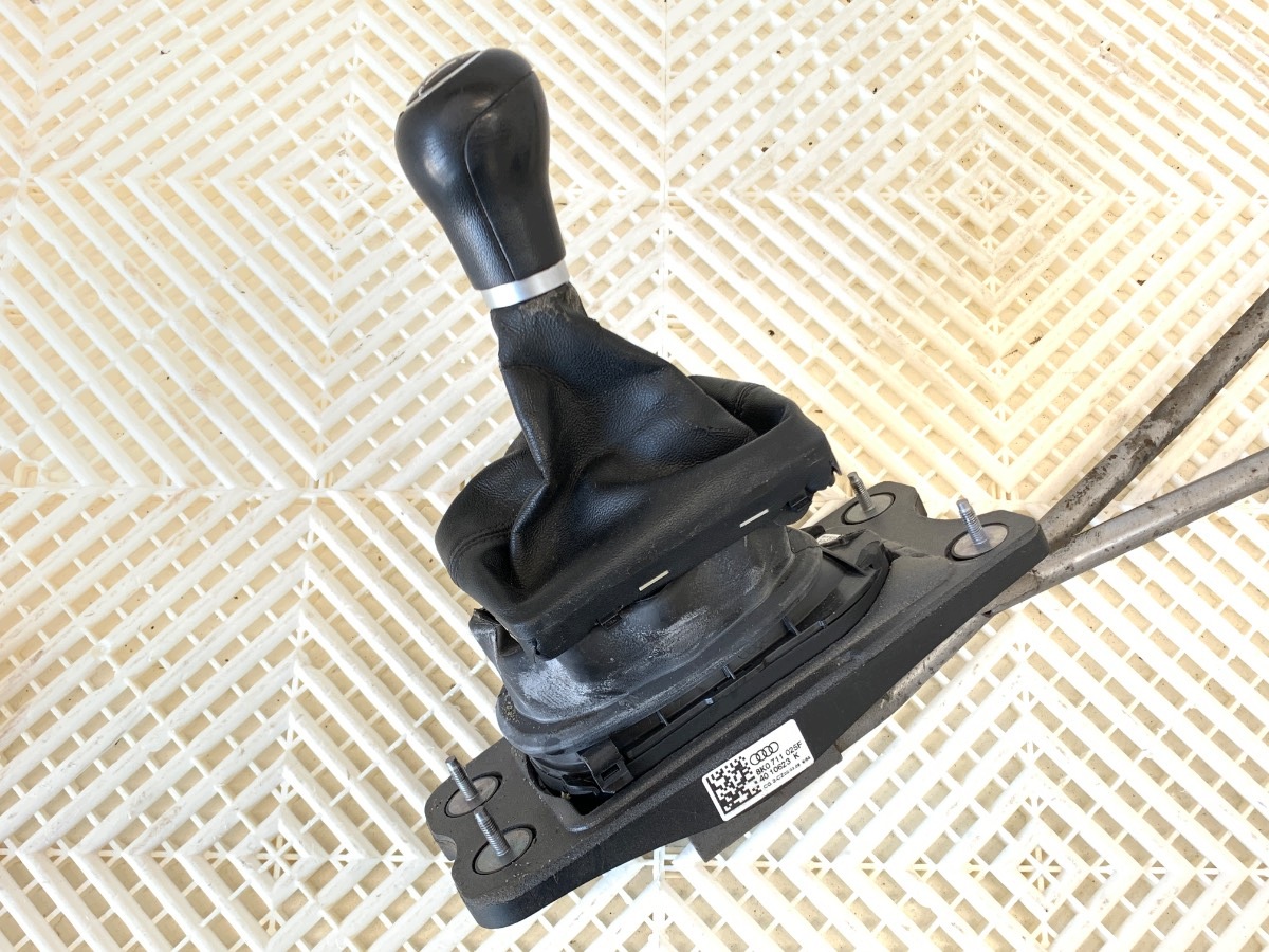 Vaihteenvalitsin Audi A4 B8 8K0711025F