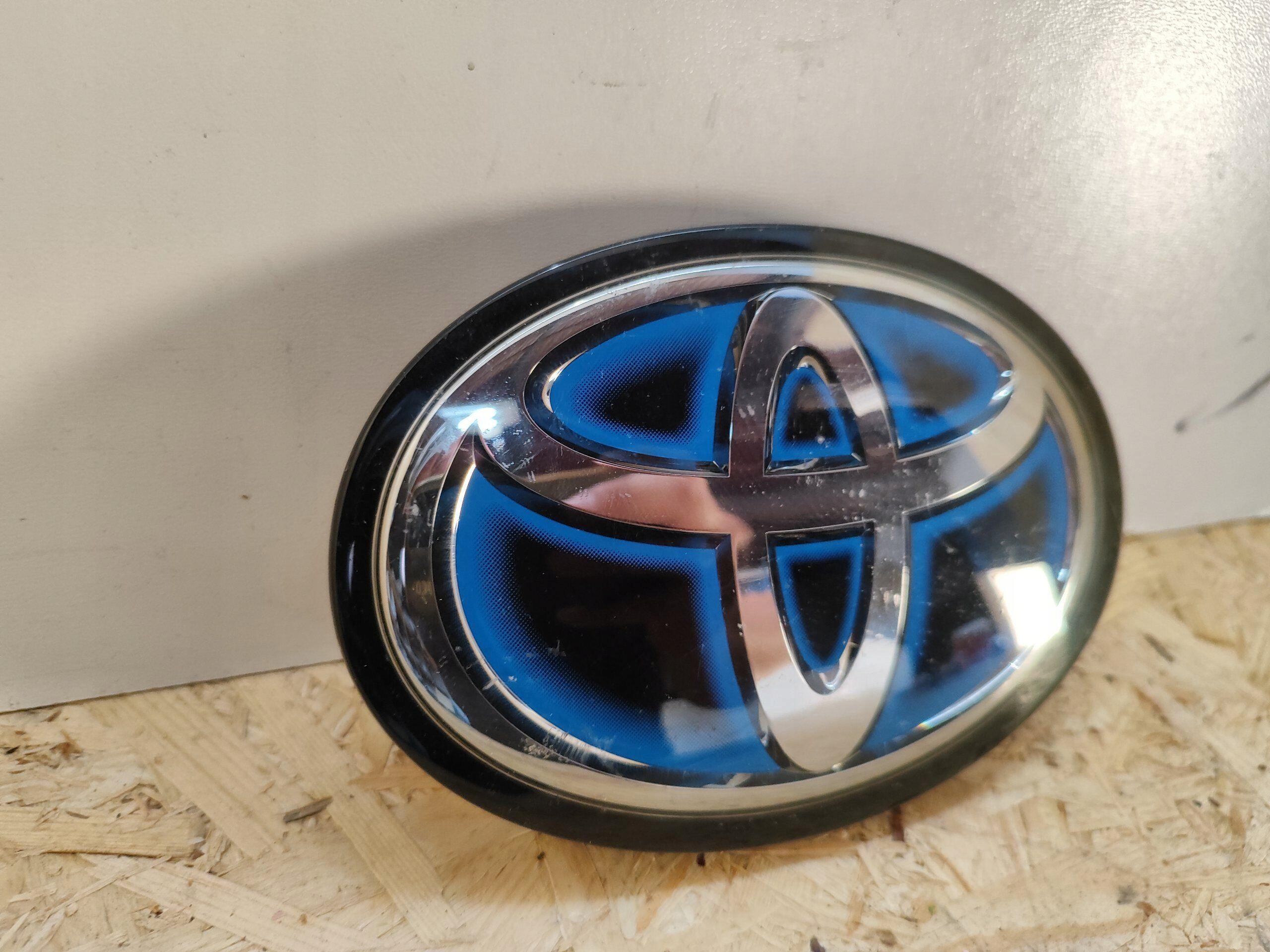 Toyota RAV4 etumerkki 53141-33130 käytetty