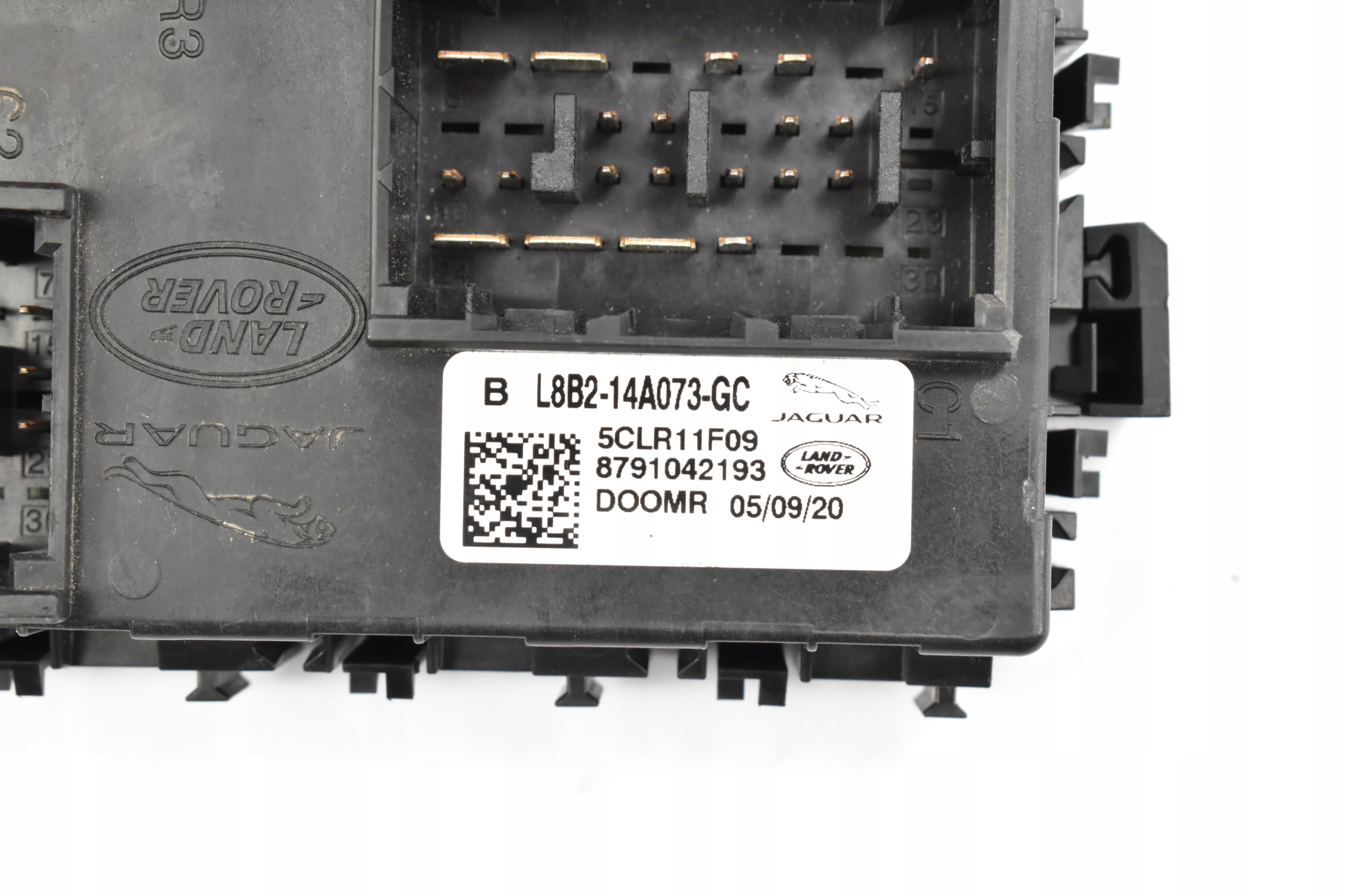 Sulakekotelo L8B214A073GC Land Rover Defender image 3