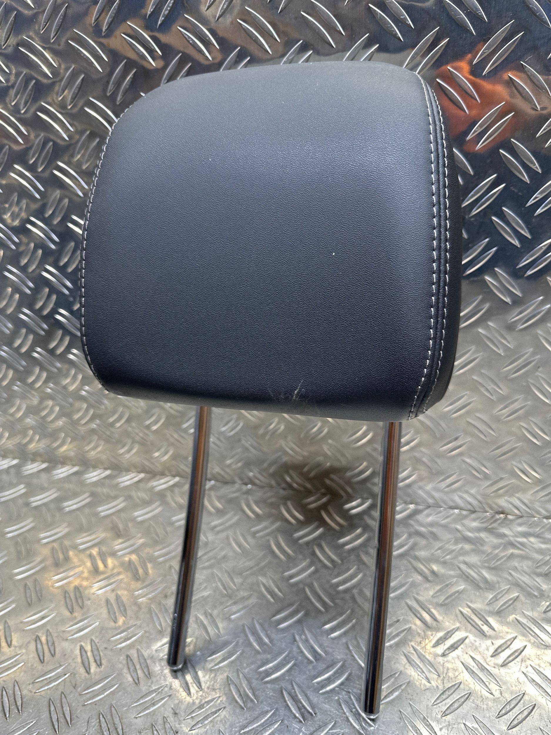 Peugeot 3008 I Kopfstütze vorne OEM DLA17078 image 2