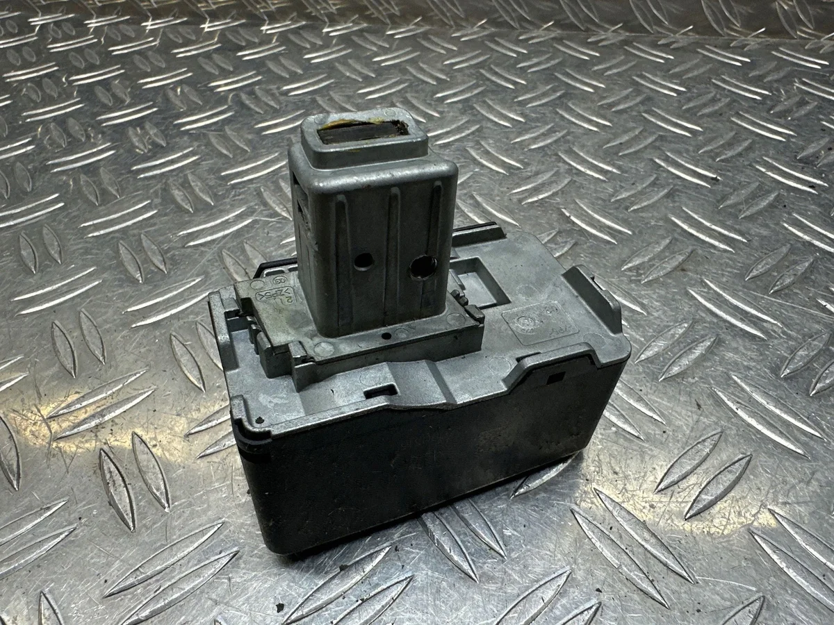 Ohjauspylvään lukitus 487001452R