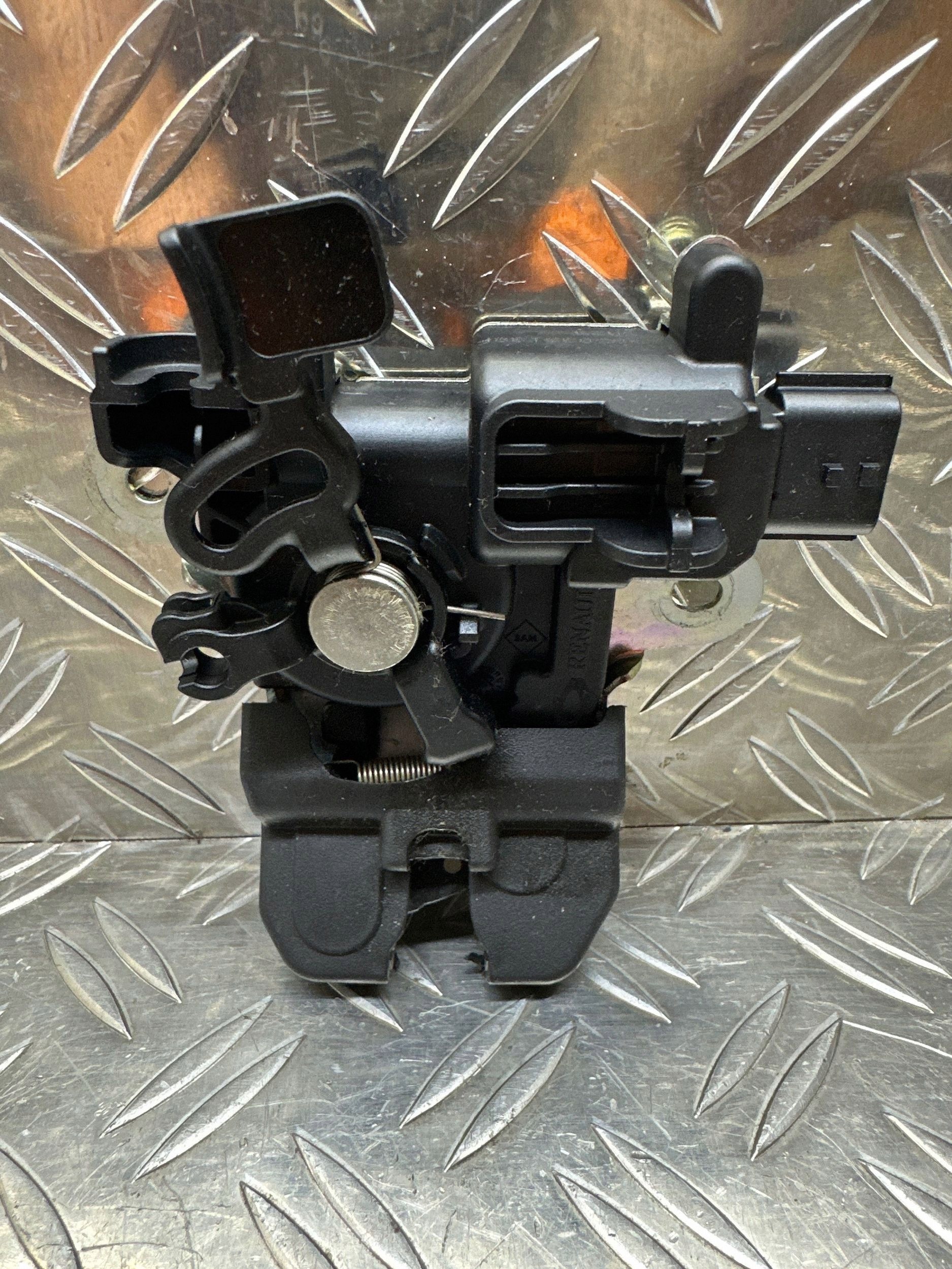 Renault Talisman Trunk Lock 905033138R image 2