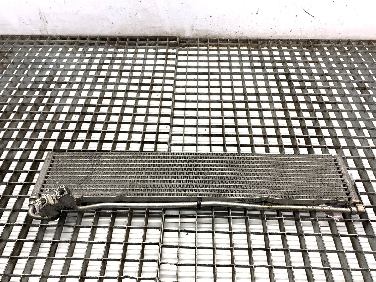 Radiador de Aceite Mercedes C218 A0995000400