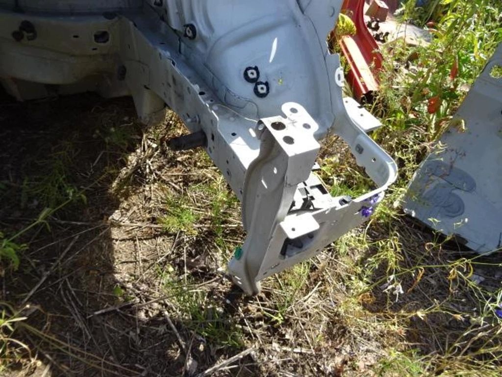 Citroen C3 III vänster främre stolpe