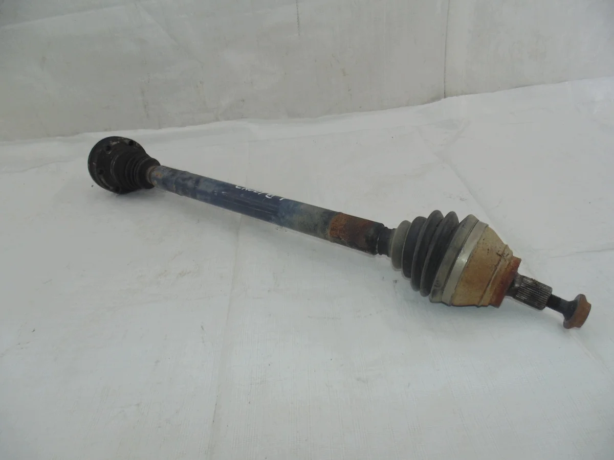 VW Caddy III 1.6 TD Front Right Driveshaft Used