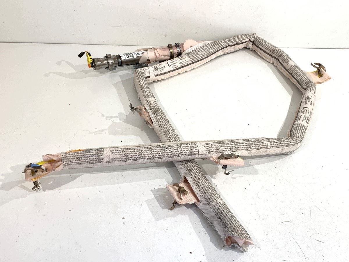 Ilmatyyny verho vasen VW Scirocco III 1K8880741A