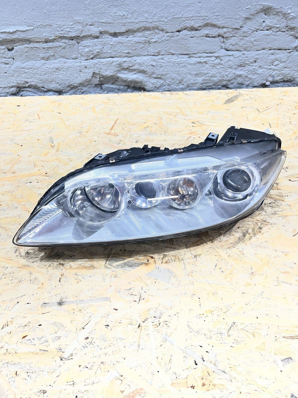 Farol Esquerdo Mazda 6 2.0 CITD Xenon image 2