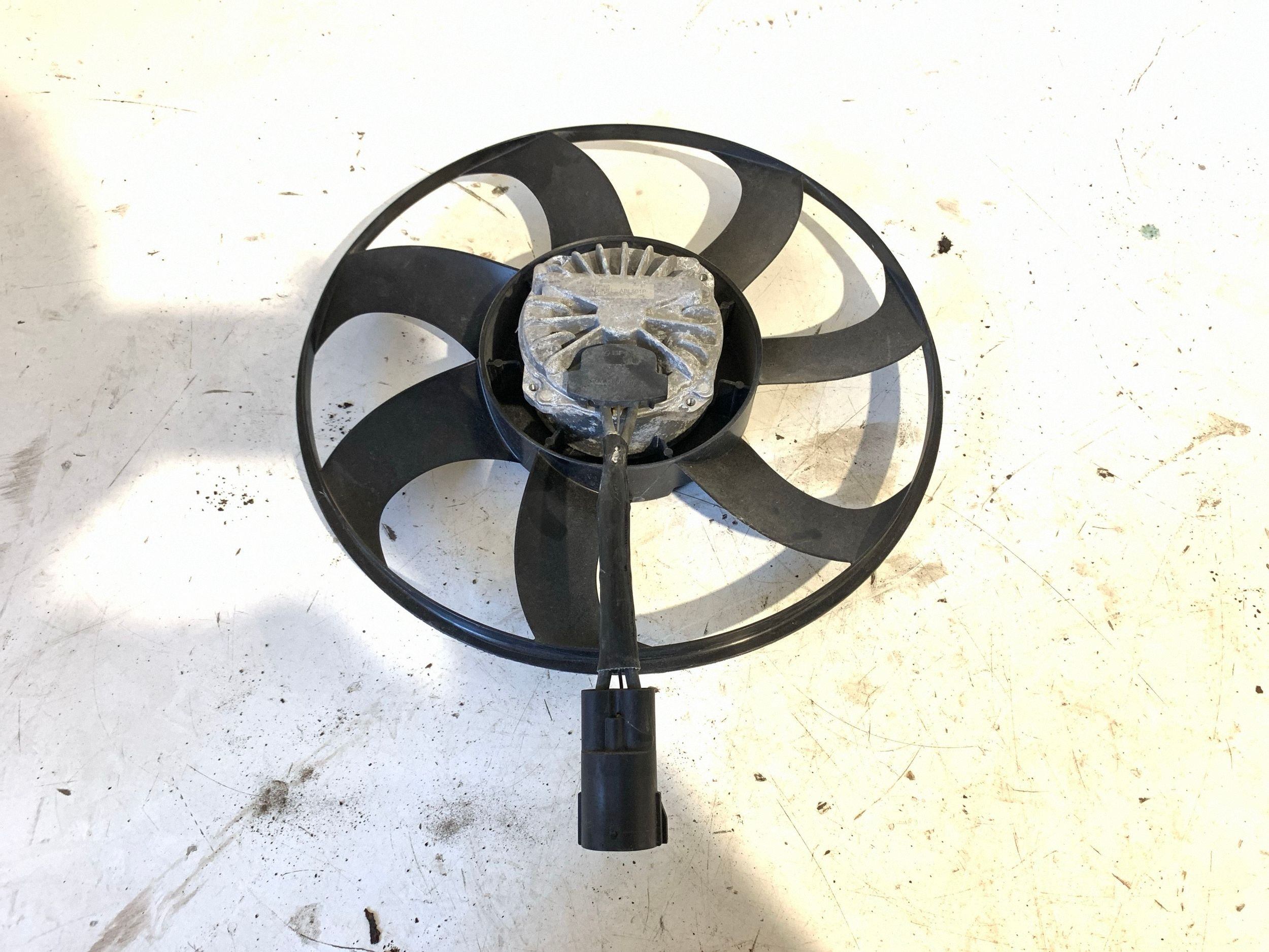 Ventilateur radiateur Chevrolet Corvette C8 2022 image 2