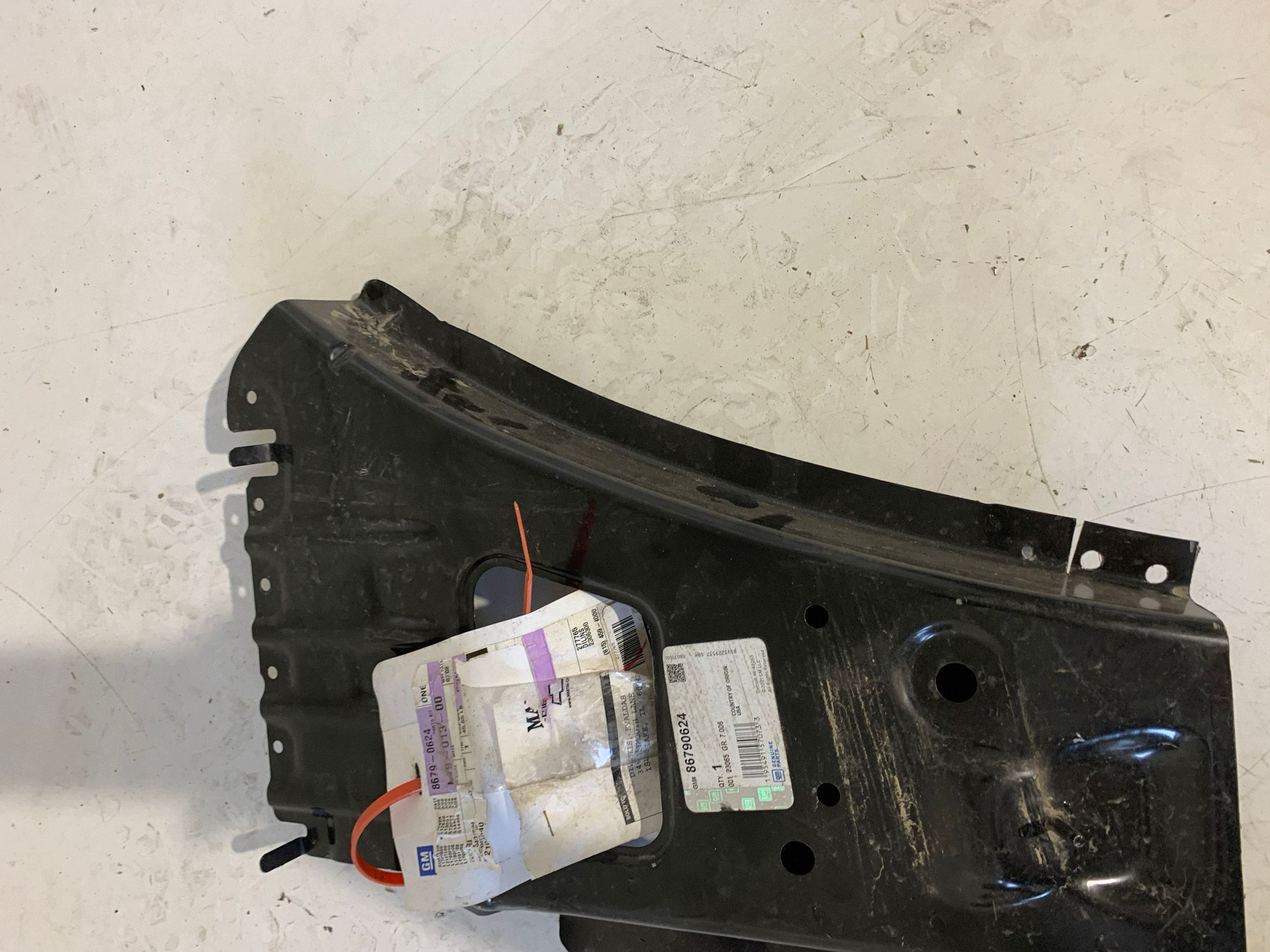 Chevrolet Silverado Front Bumper Bracket 86790624 image 3