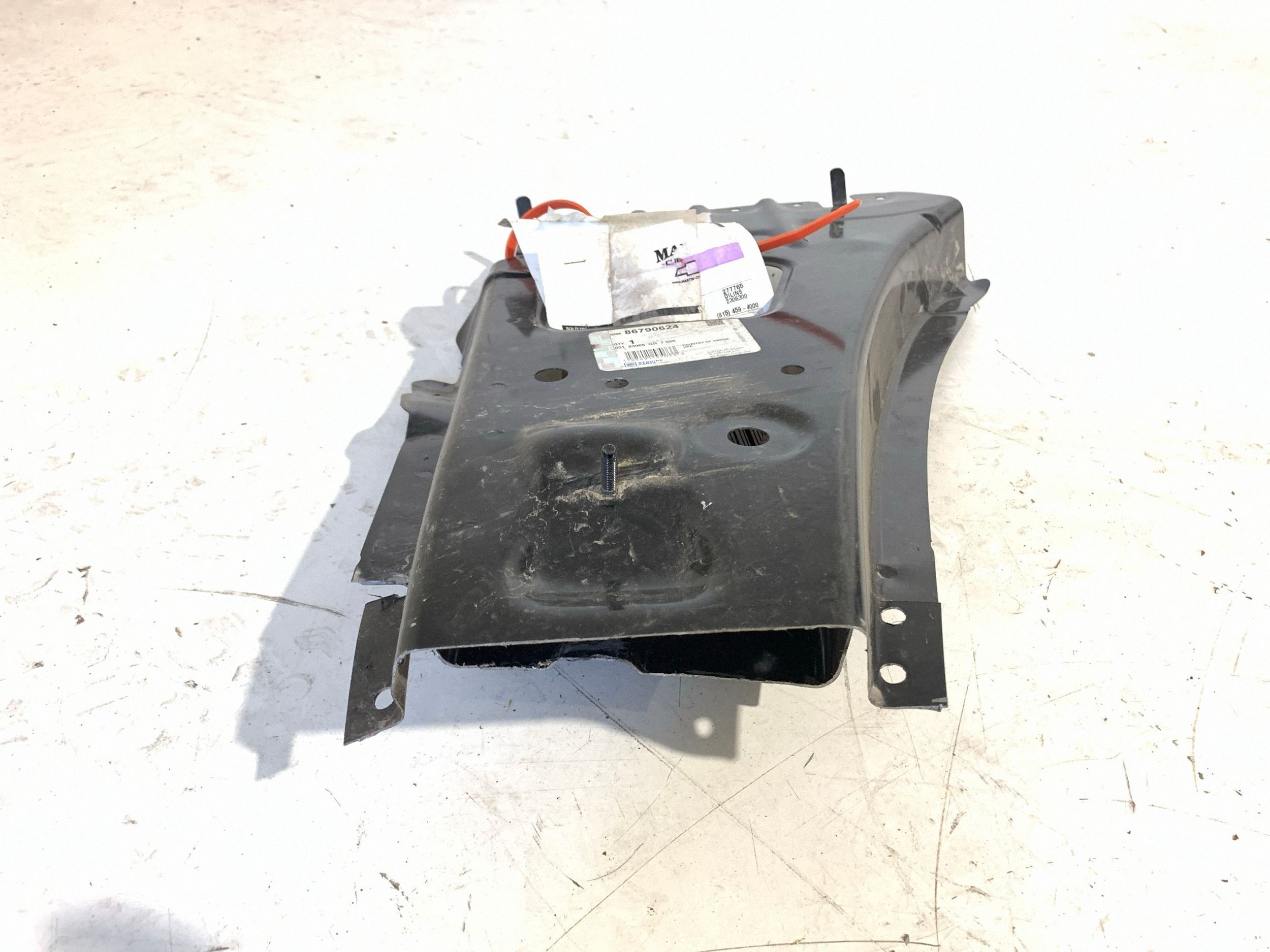 Chevrolet Silverado Front Bumper Bracket 86790624 image 4