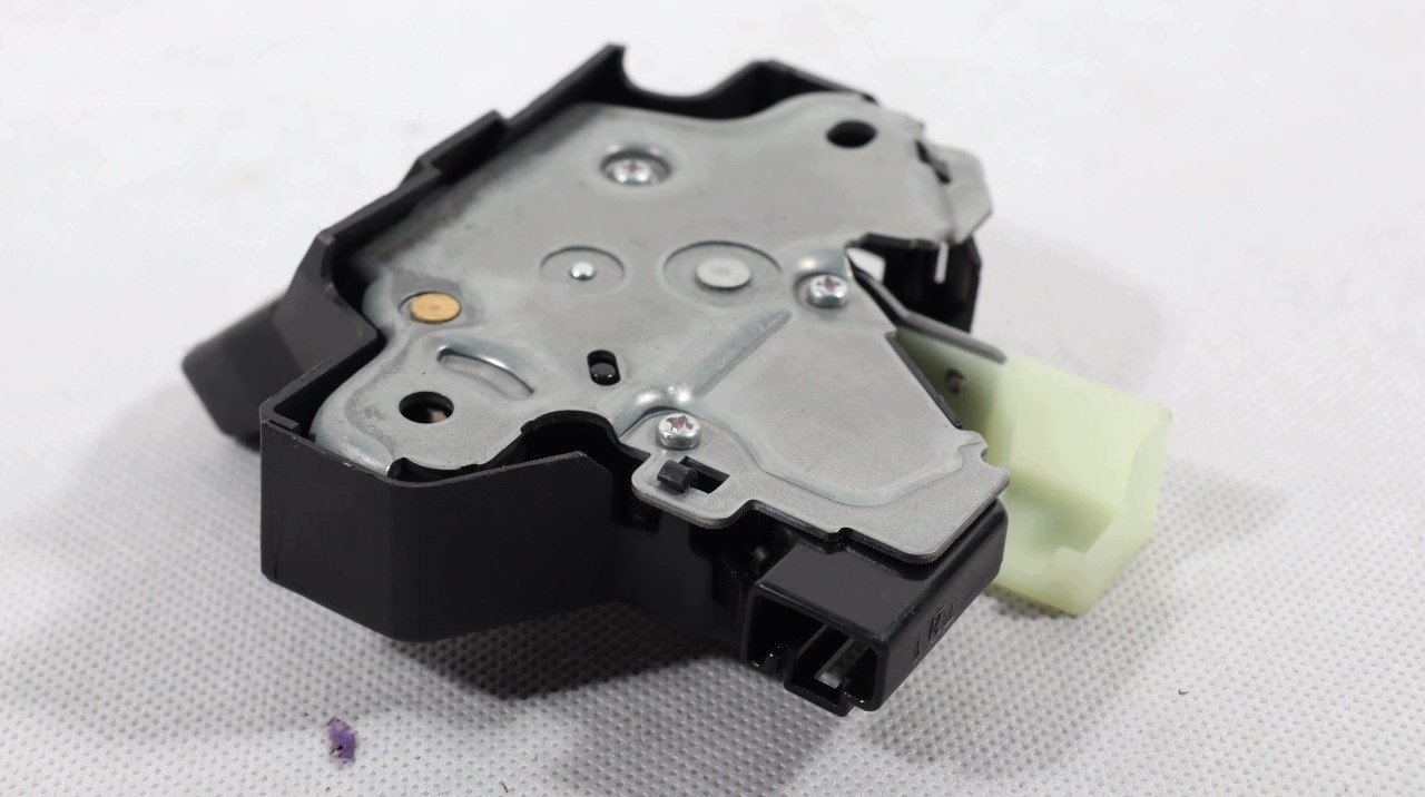 Serrure coffre Tesla Model 3 POZNEX 1092308-00-E image 4
