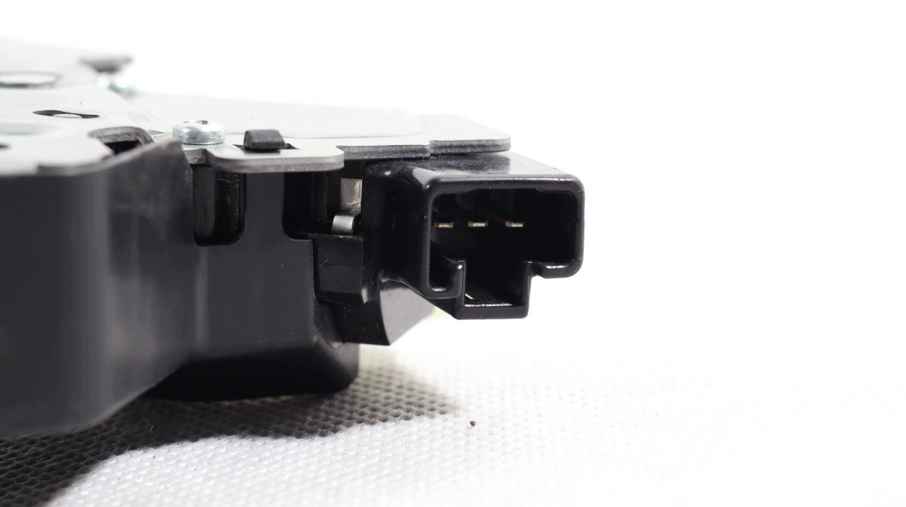 Serrure coffre Tesla Model 3 POZNEX 1092308-00-E image 8