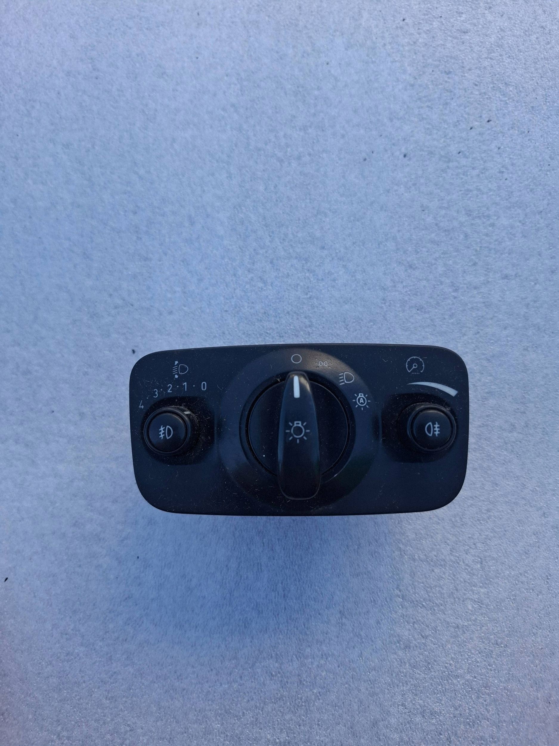 Commutateur d'éclairage Ford OE 6G9T13A024CD image 2