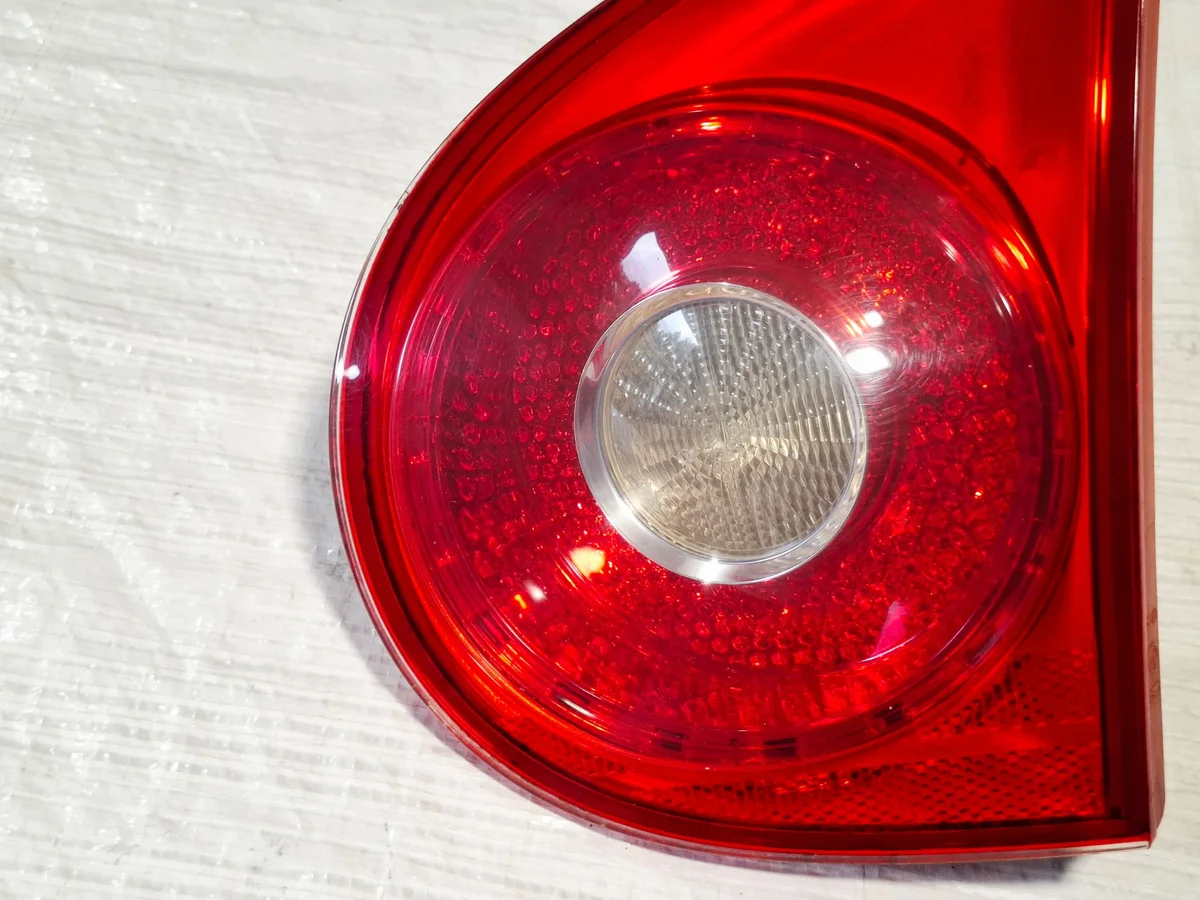 Luz trasera derecha VW Golf V 5 1K6 image 4