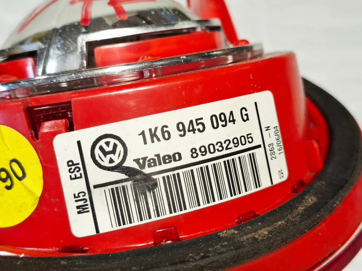 Luz trasera derecha VW Golf V 5 1K6 image 6