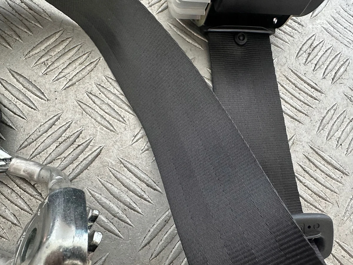 Seat Ibiza IV Baksäte Mittspänne 6L0857485C image 7