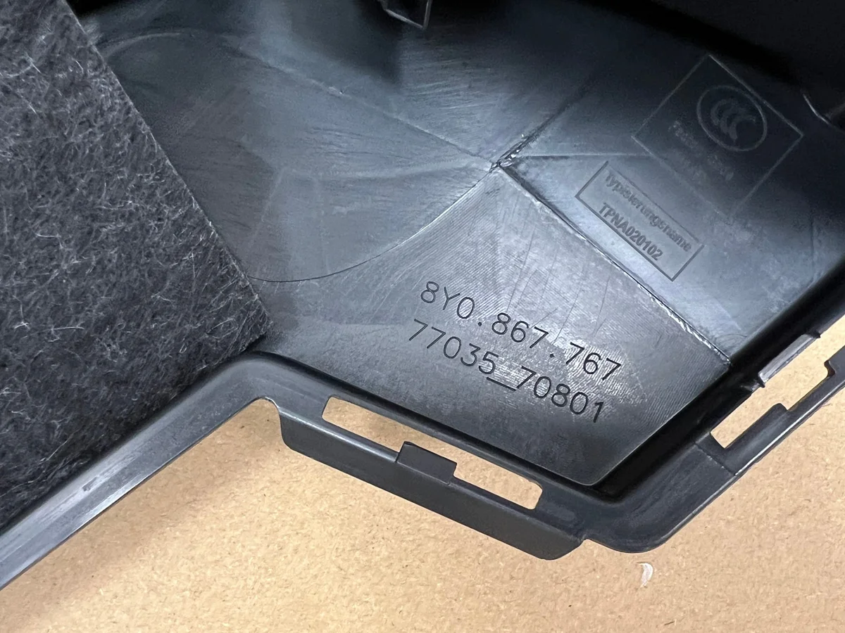 Audi A3 8Y Skärmkant Bak Vänster 8Y0867767 image 3