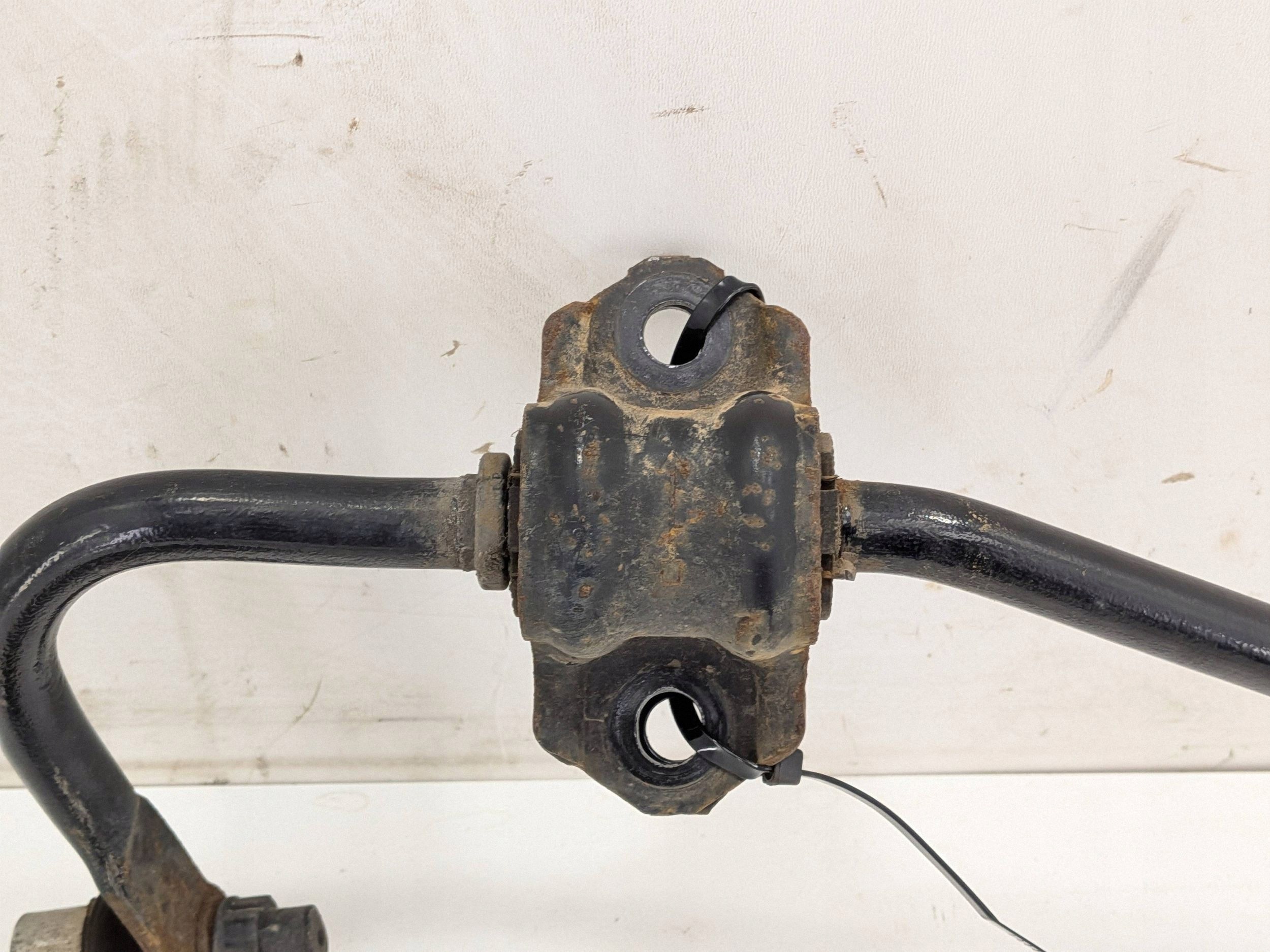 Stabilisator hinten Toyota Highlander XU70 image 5
