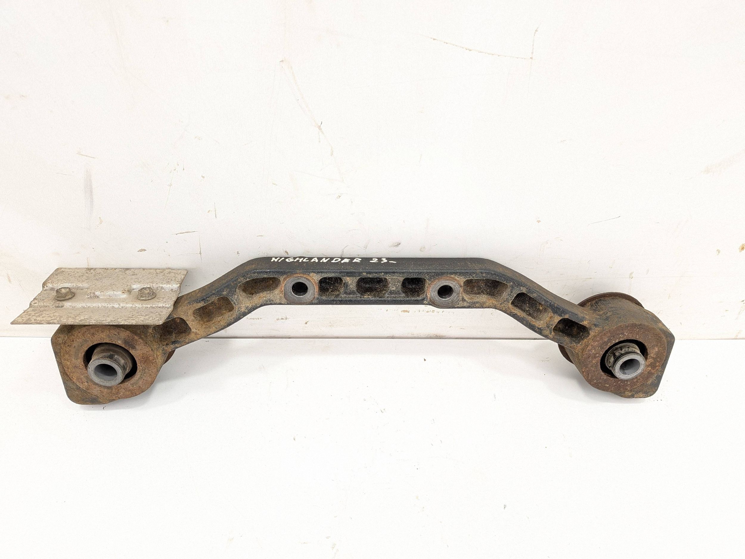 Fäste främre differential Toyota Highlander image 2