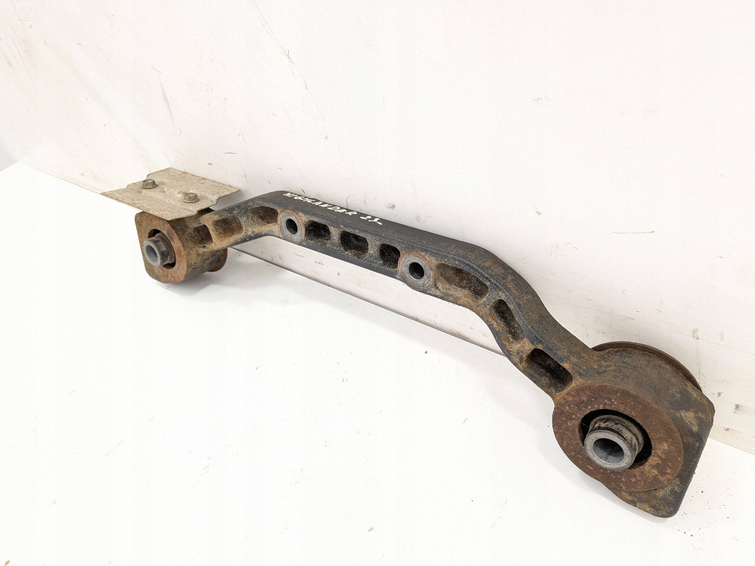 Fäste främre differential Toyota Highlander image 3