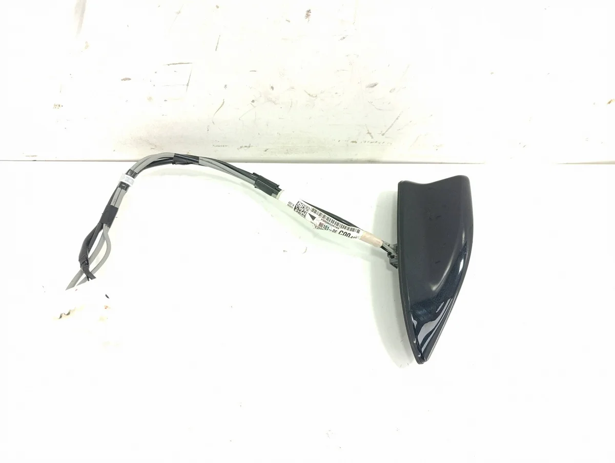 Antenne GPS Toyota Highlander XU70 occasion