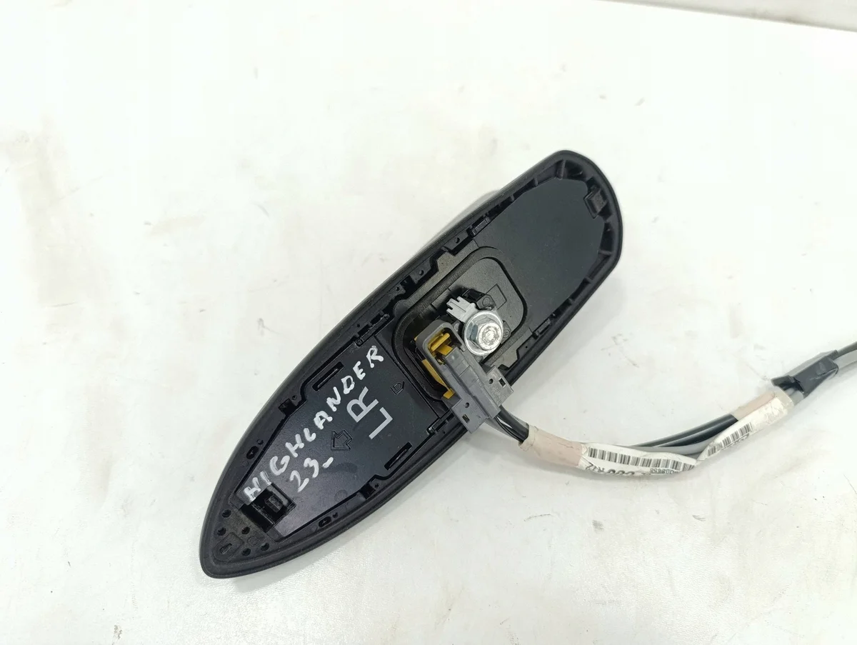 GPS-antenni Toyota Highlander XU70 image 5