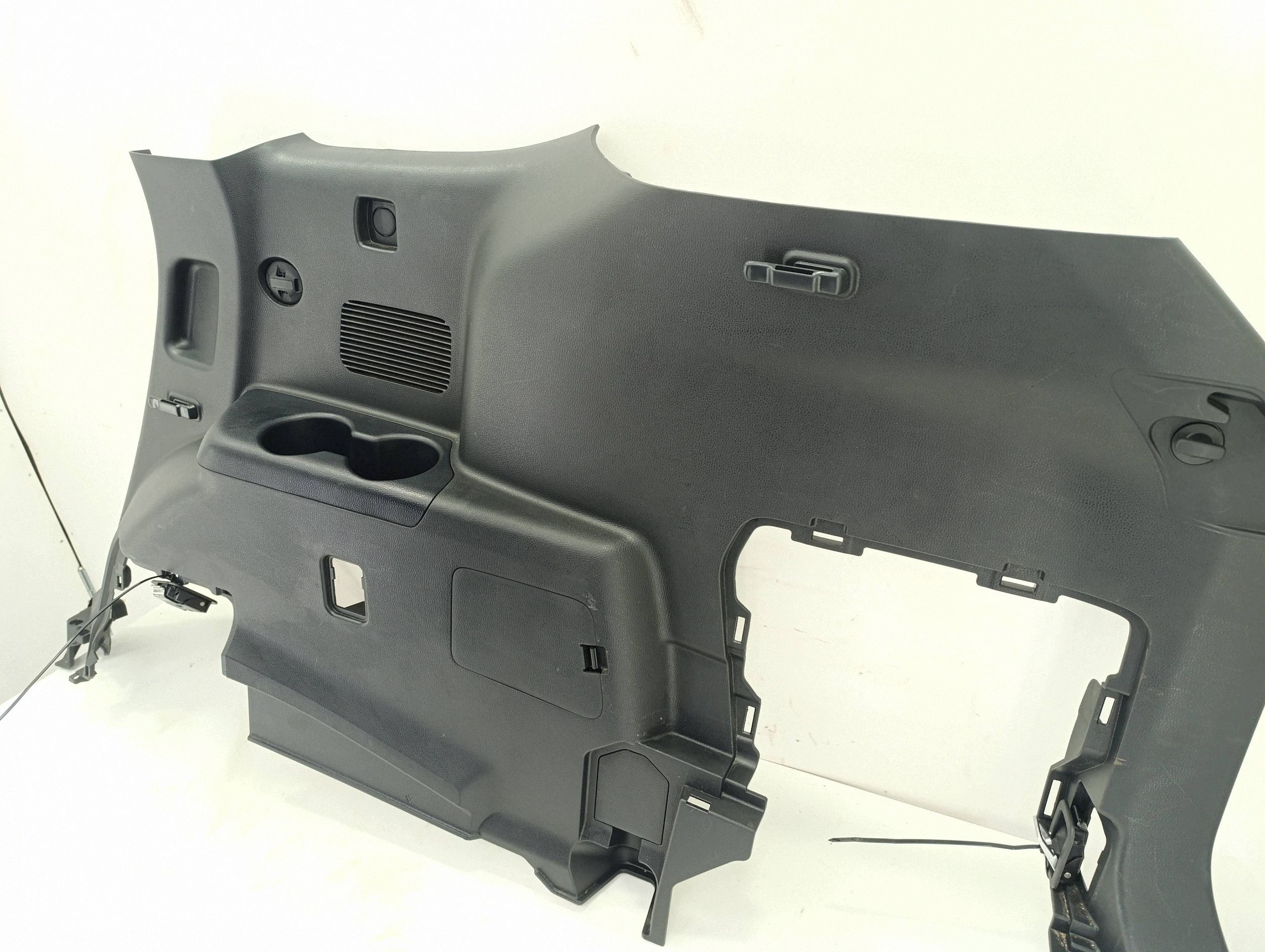 Toyota Highlander XU70 oikea tavaratilan paneeli image 3