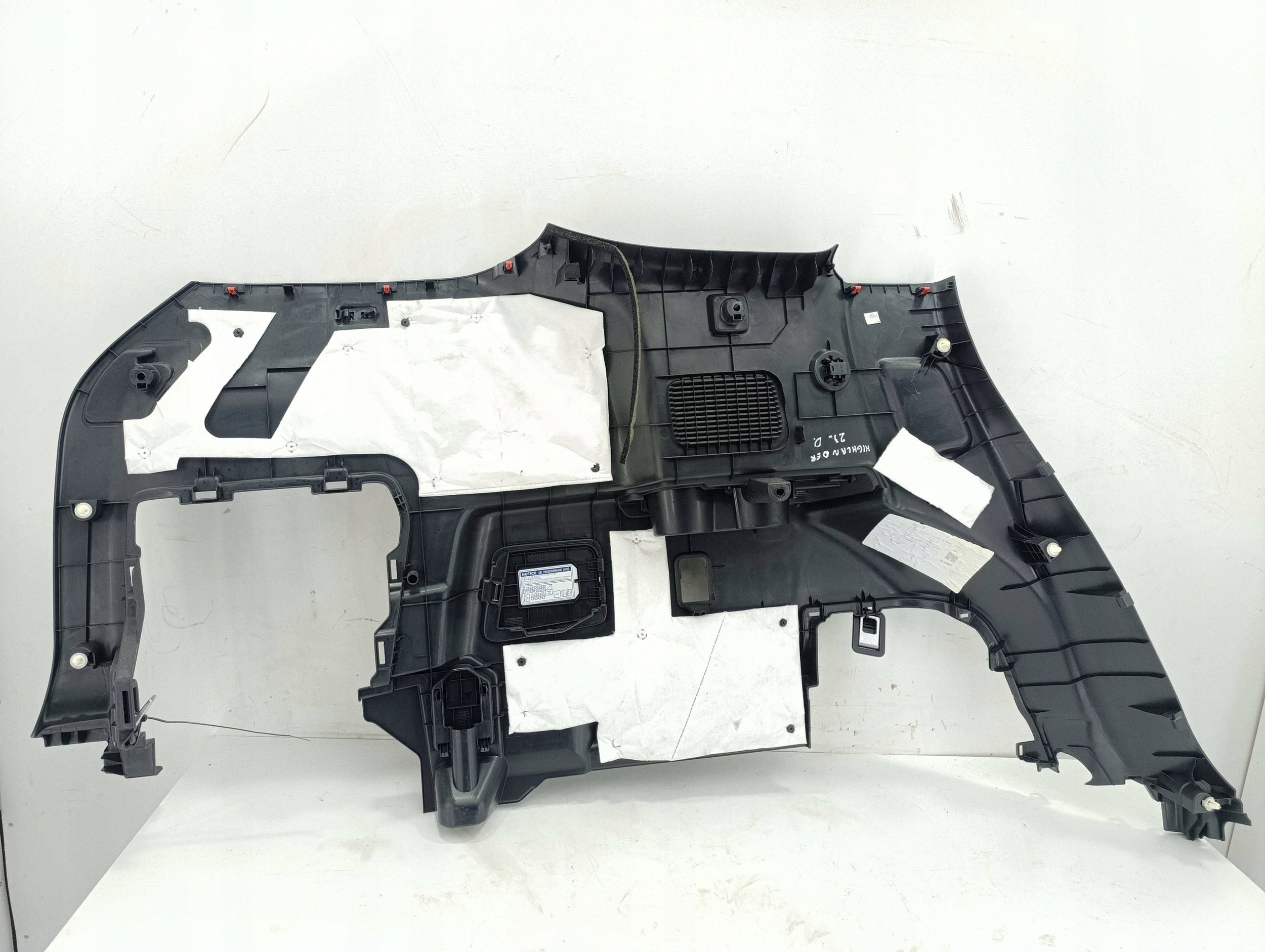 Toyota Highlander XU70 oikea tavaratilan paneeli image 8