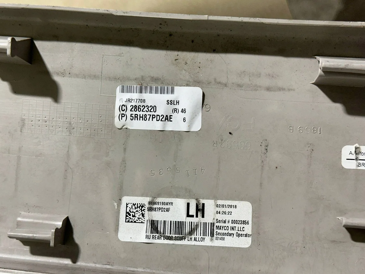 CHRYSLER PACIFICA 2018 Cache Pilier B Gauche image 3