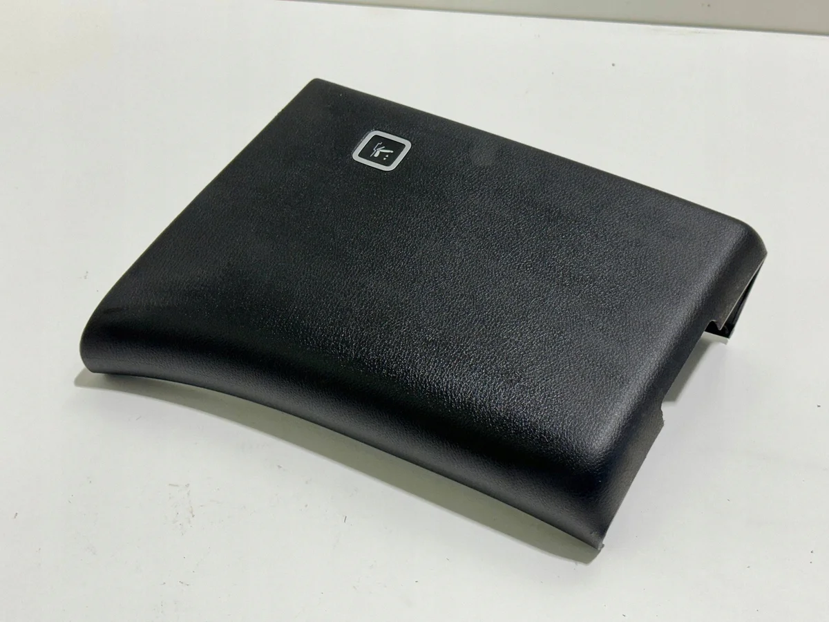 Chrysler Pacifica 2018 Cache Pilier B OEM 5RH63DX9AG