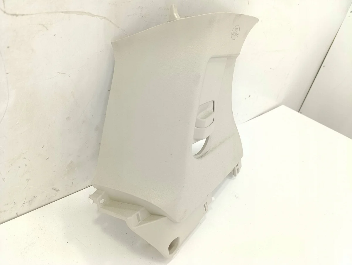Toyota Sienna C-pilarin suojus 6256008100