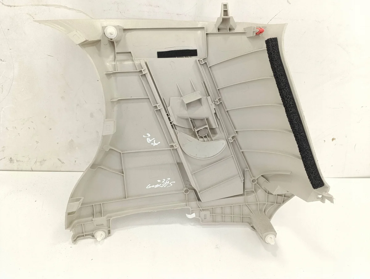 2022 Toyota Sienna C-Pillar Cover 6256008100 image 4