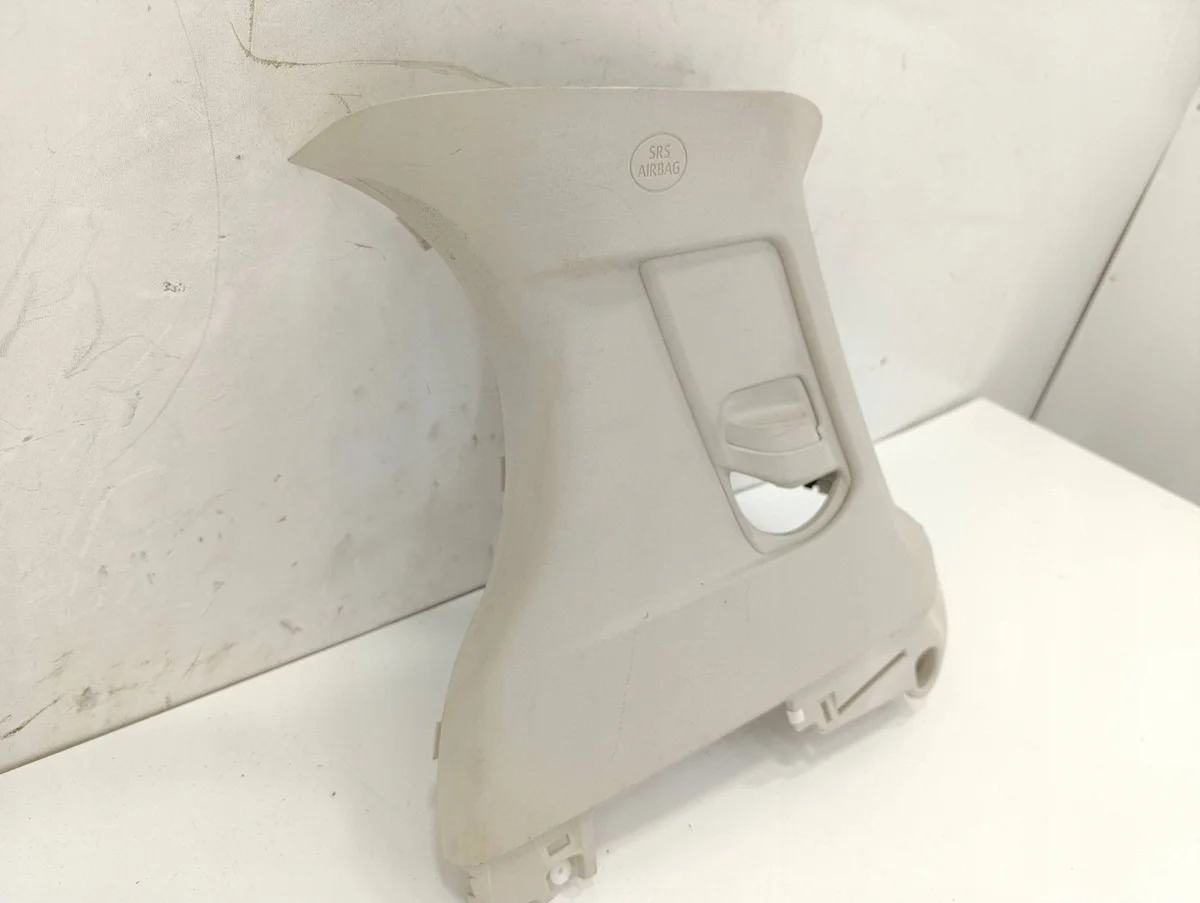 Toyota Sienna C-pilarin suojus 6255008070