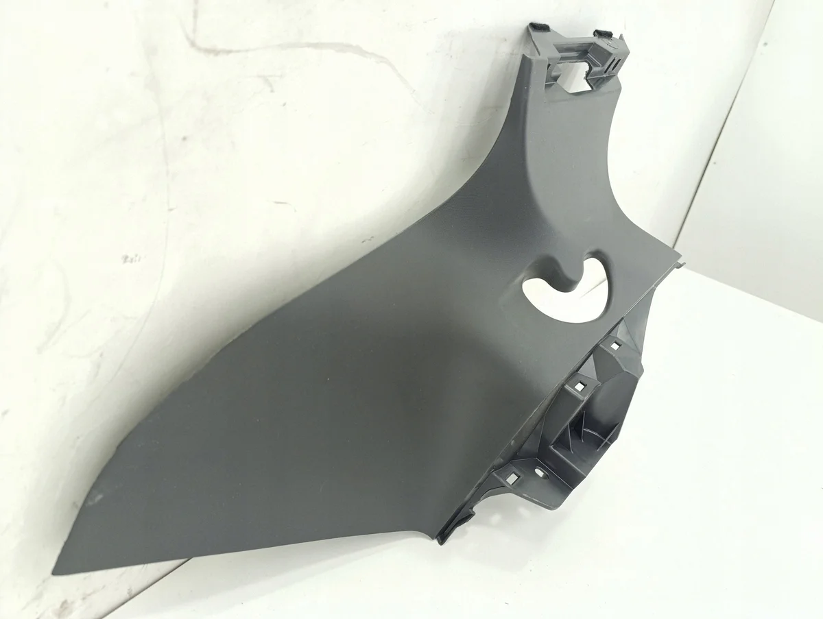 TOYOTA SIENNA XL40 IV Säulenabdeckung unten rechts image 3
