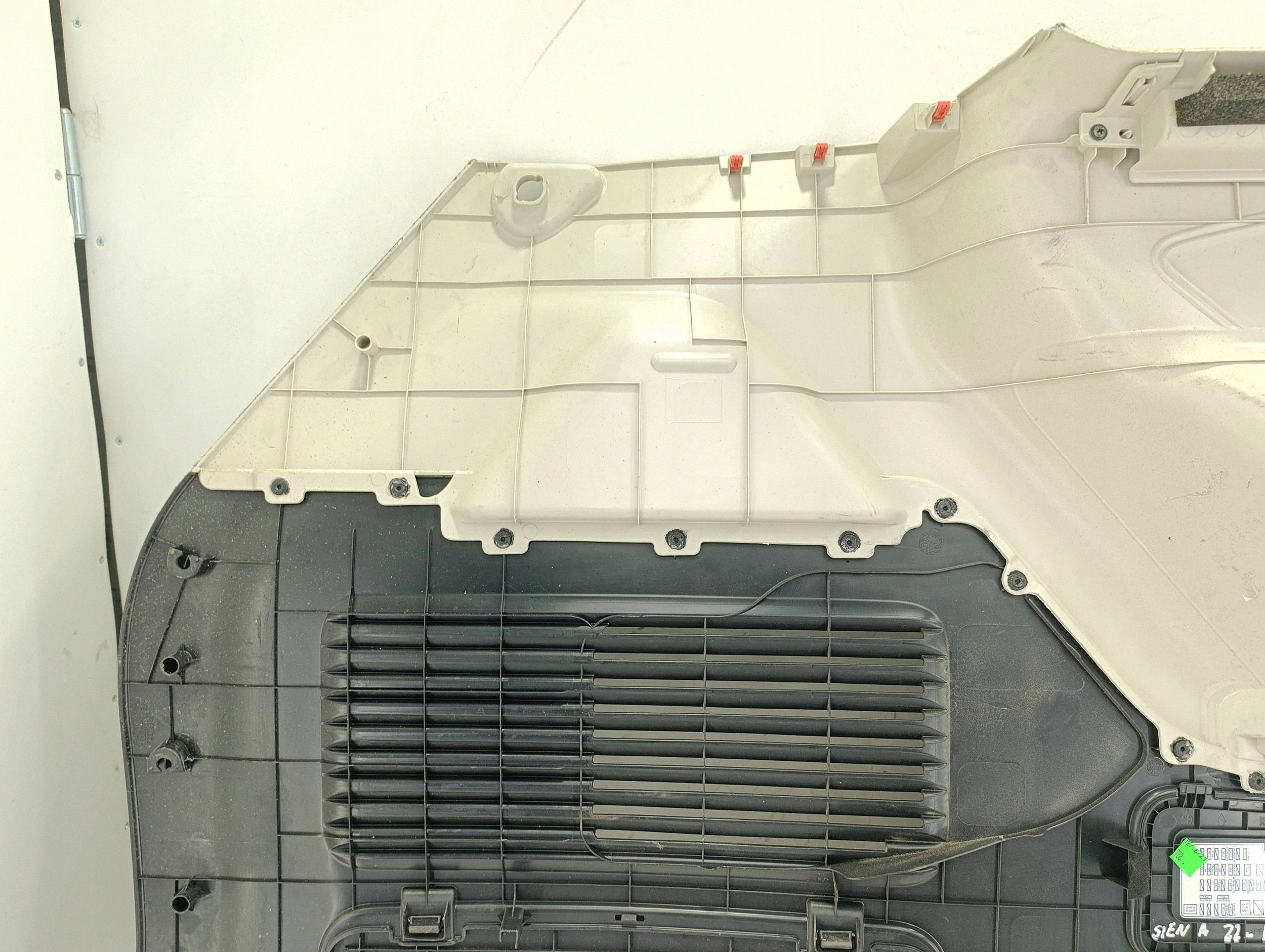 Toyota Sienna Sidopanel Bagage Höger Bak thumbnail 10