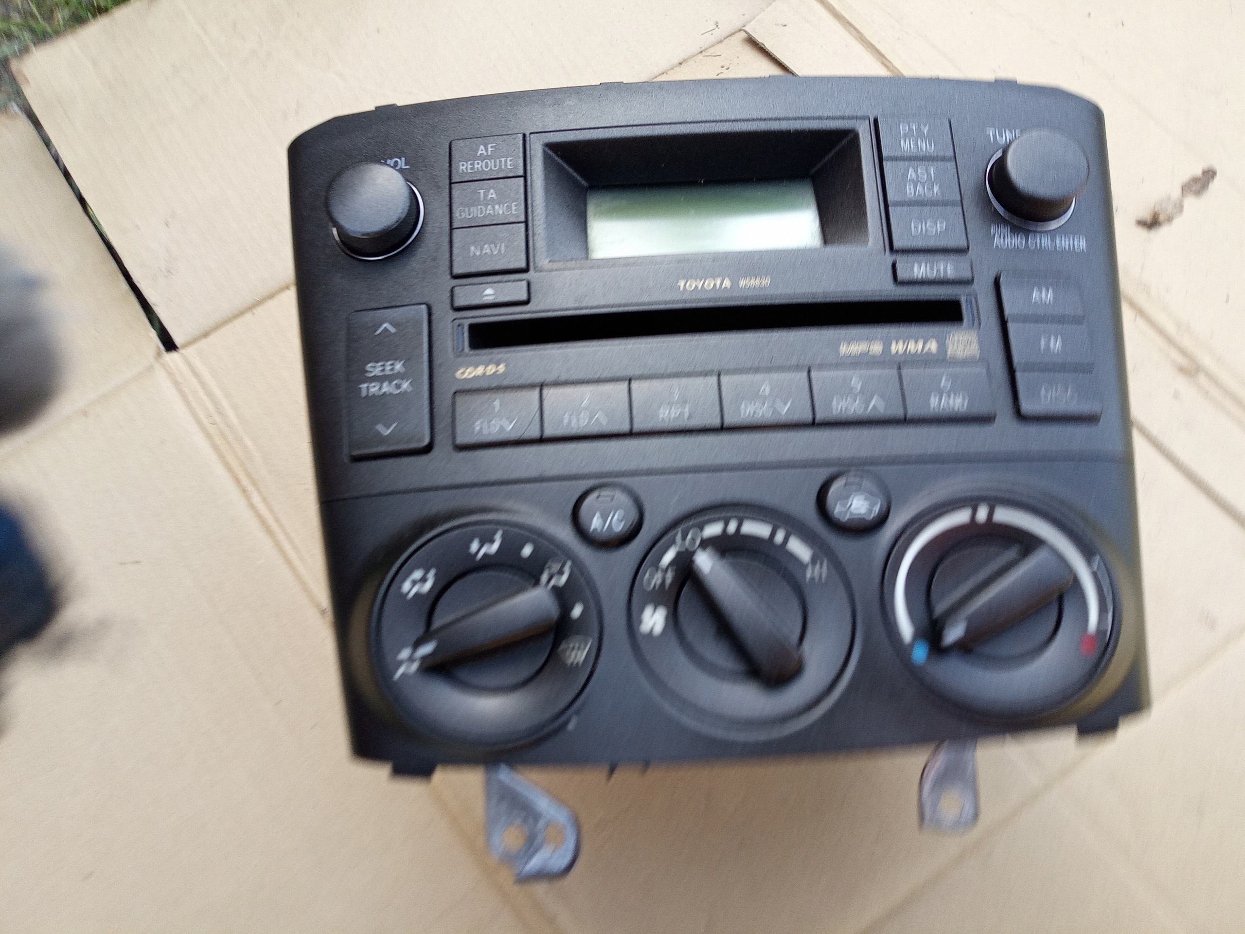 Pannello Radio Toyota Avensis T25 06-08 OEM 86120-05110