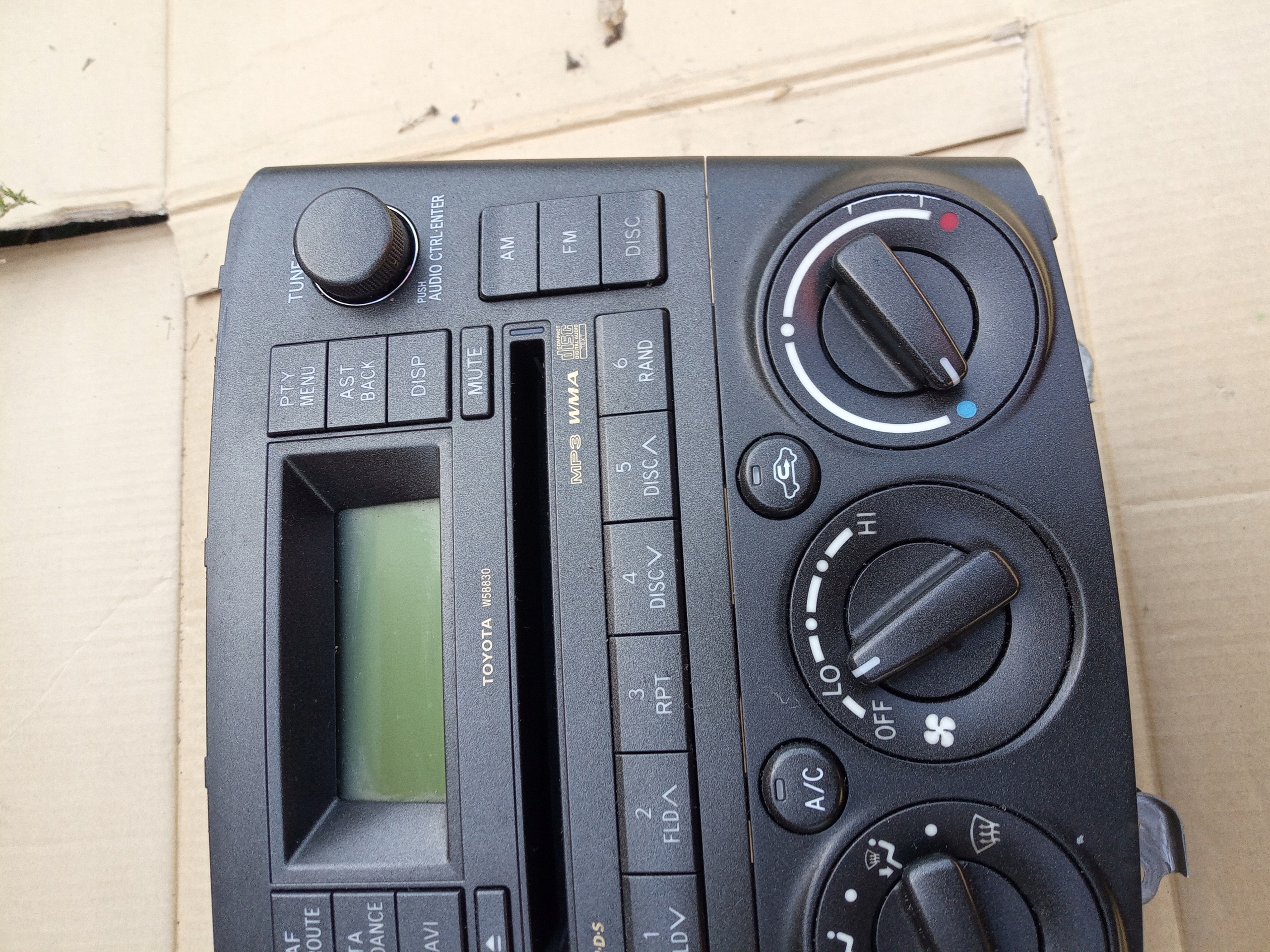 Toyota Avensis T25 radio paneeli 86120-05110 image 3