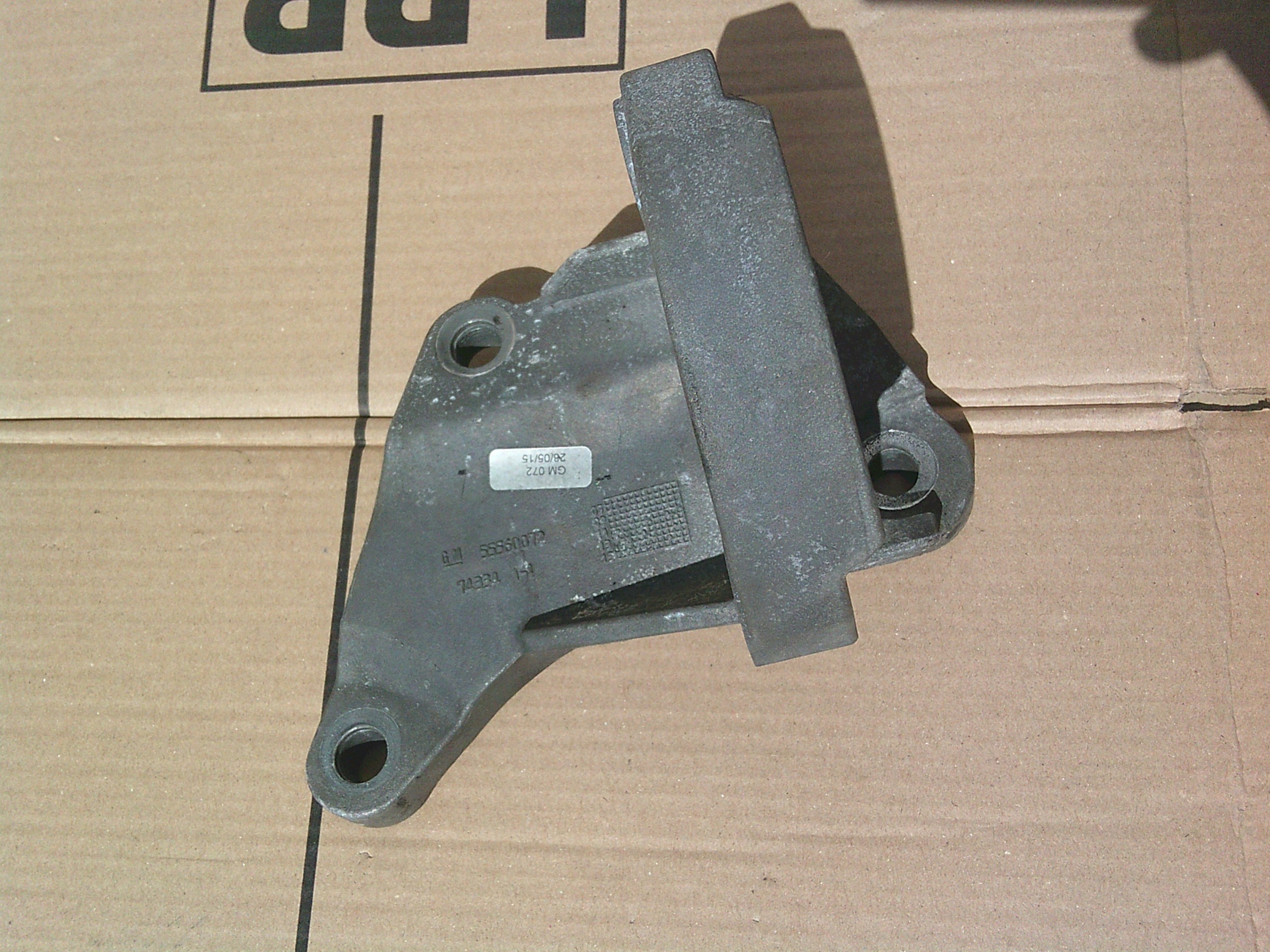 Support de demi-arbre Opel Insignia A 55560072 image 2