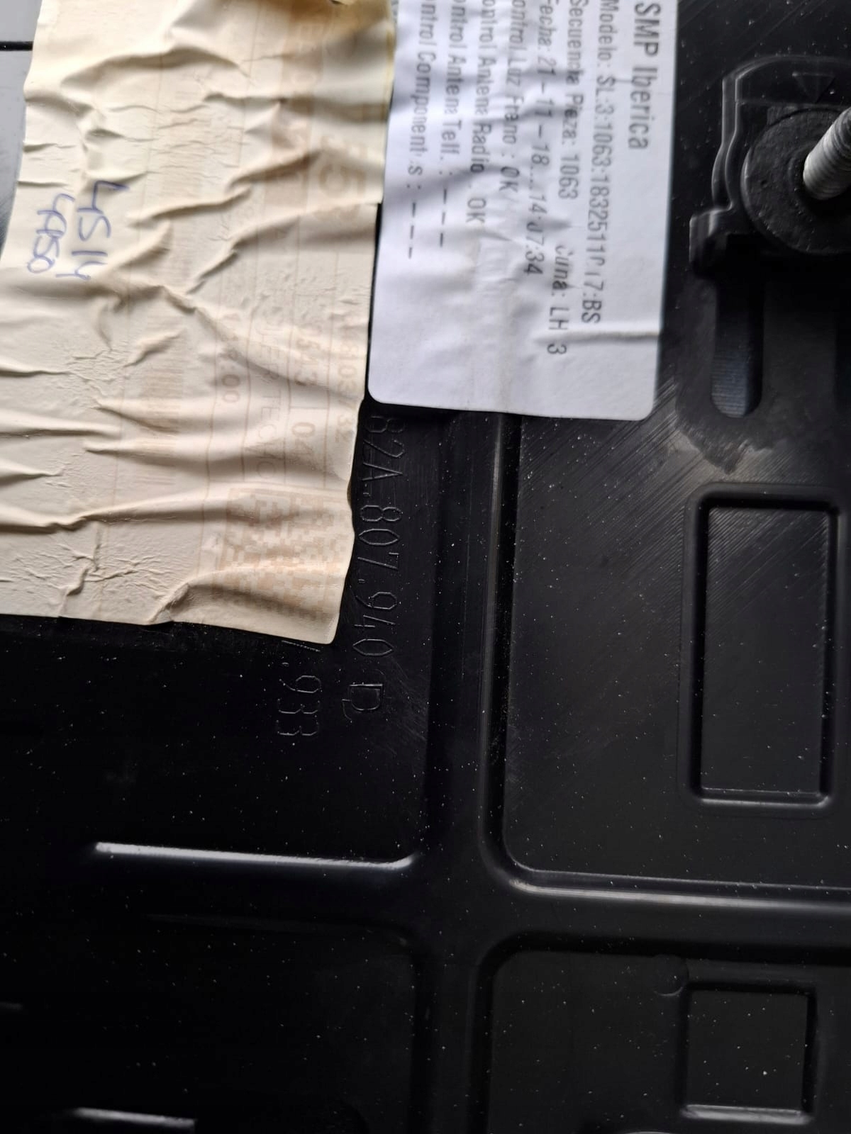 Spoiler posteriore Audi A1 82A807940D usato image 3