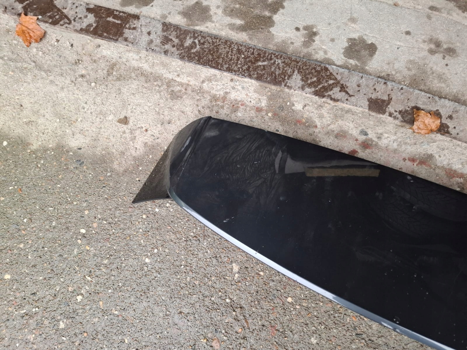 Spoiler posteriore Audi A1 82A807940D usato image 4