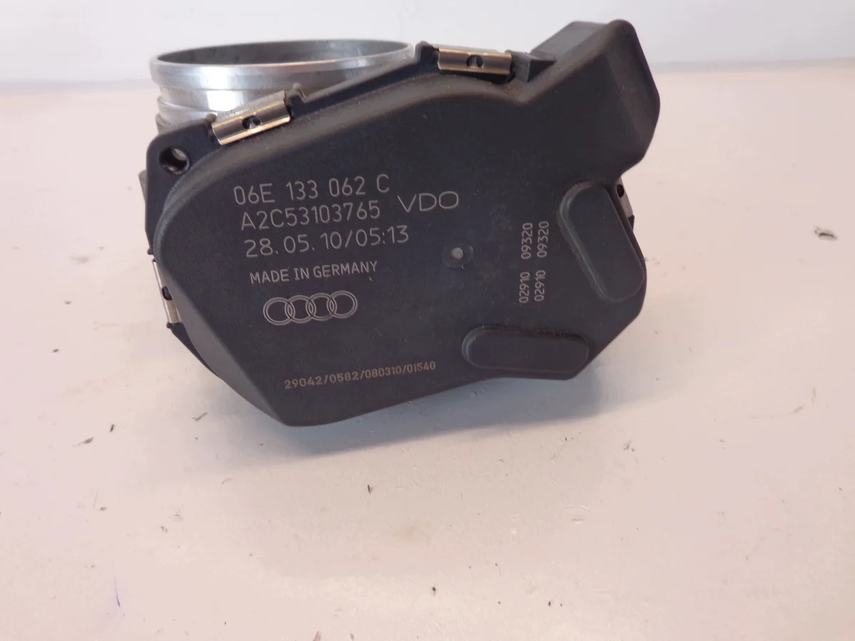 Audi A6 C6 3.0 TFSI Drosselklappe 06E133062C