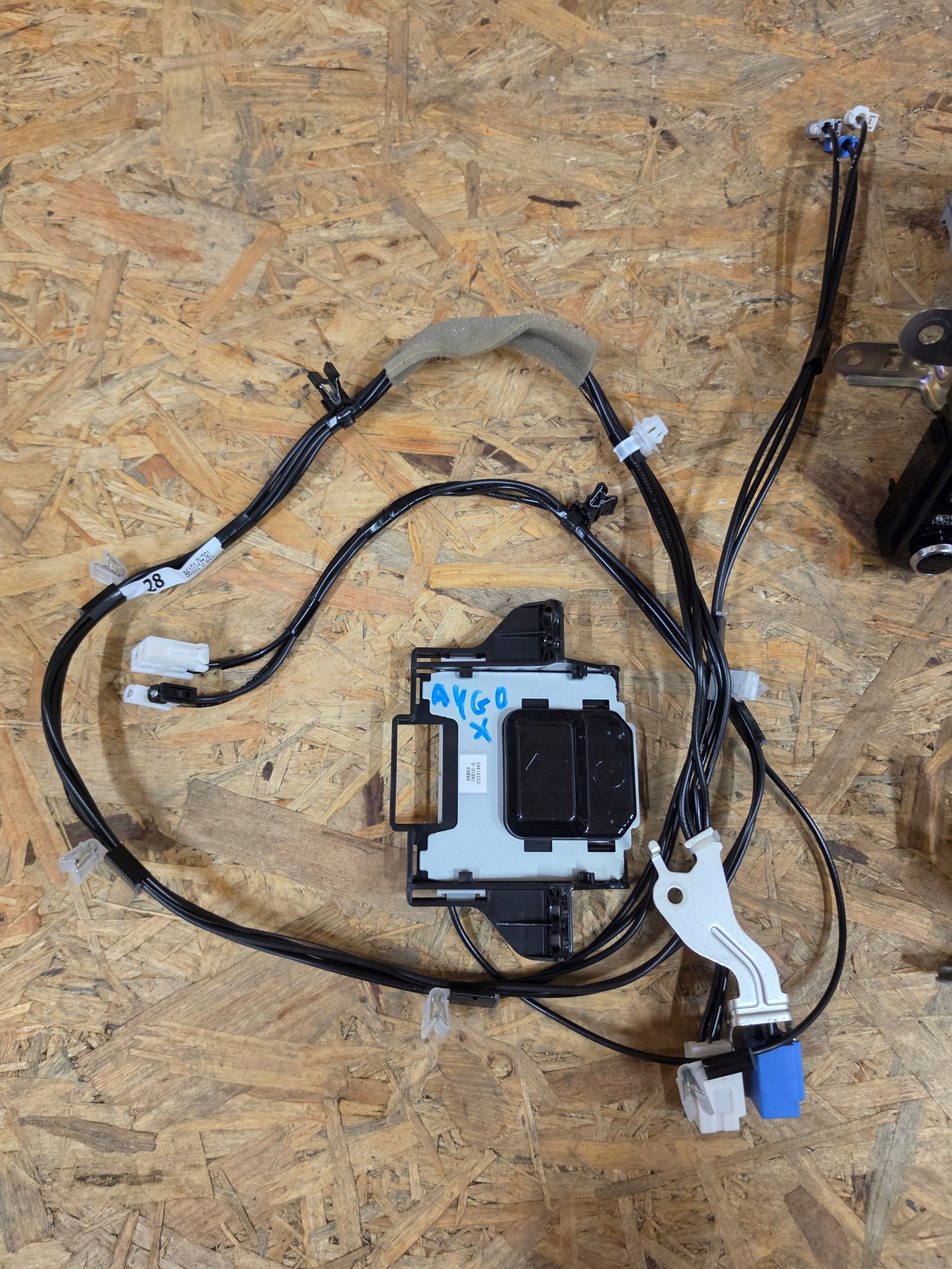 Toyota Aygo X Radio Näyttö 86140-0H101 AX2VK