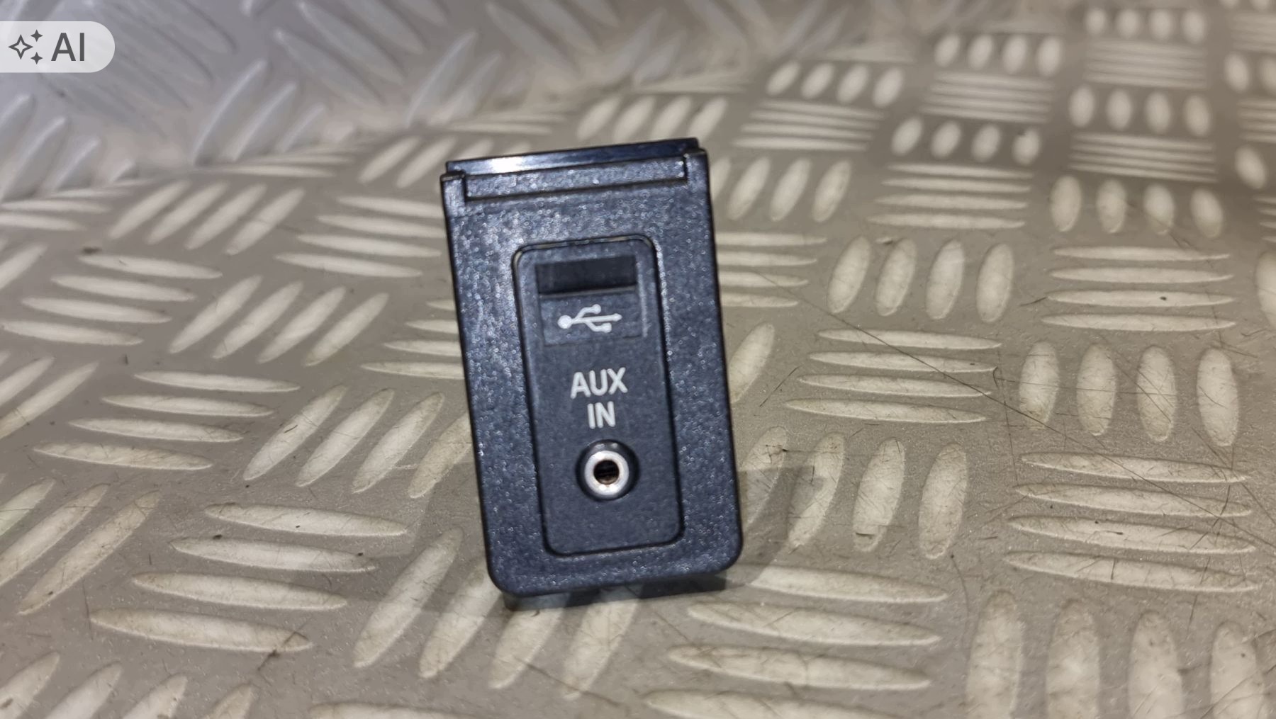 BMW 5 E60 E61 AUX Eingang USB Port 9136586 9138402 image 2