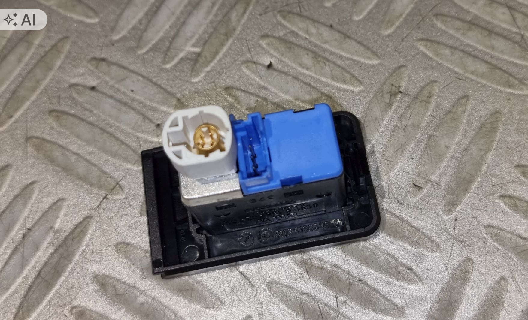 BMW 5 E60 E61 AUX Eingang USB Port 9136586 9138402 image 4