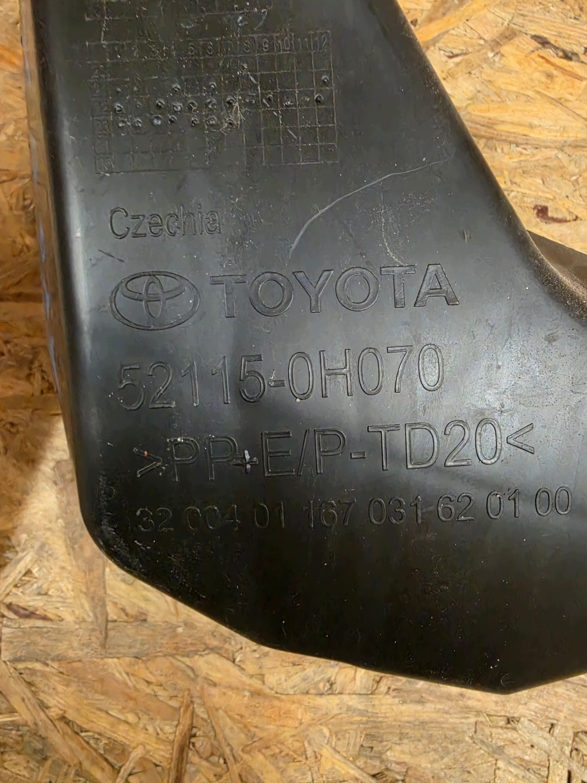 Toyota Aygo X 23-25 Halterung Stoßstange Rechts Vorne image 5