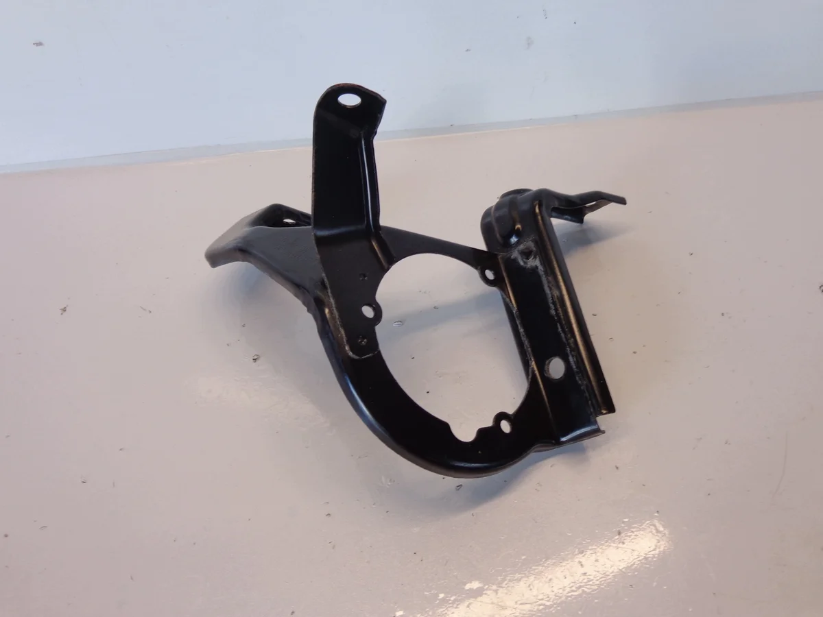 Audi A6 C6 Support Pompe Secondaire 4F0906615F image 2